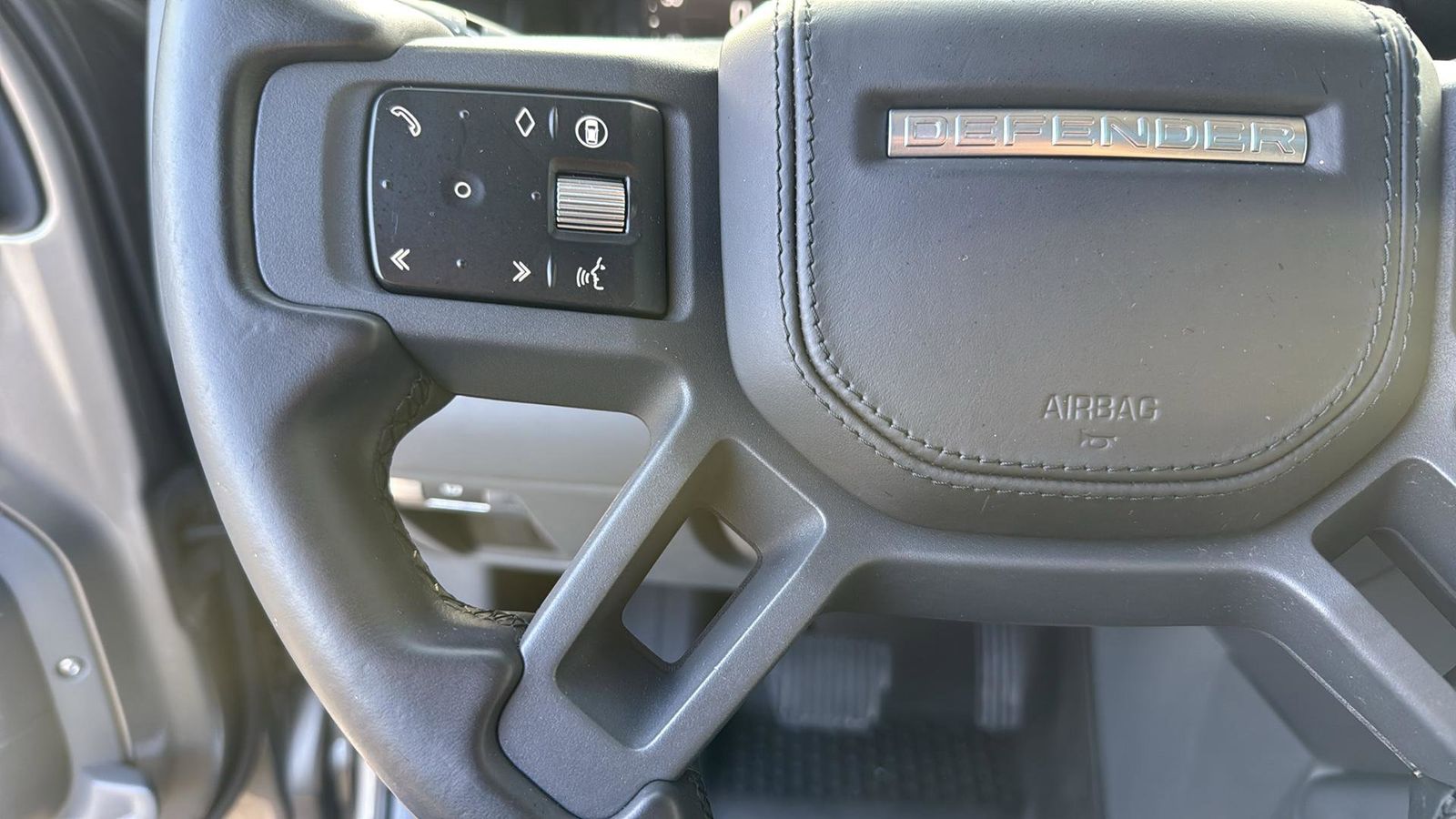 Used Car 2024 Land Rover Defender 130  X-dynamic Se For Sale Under $70,000 In Austin, Texas