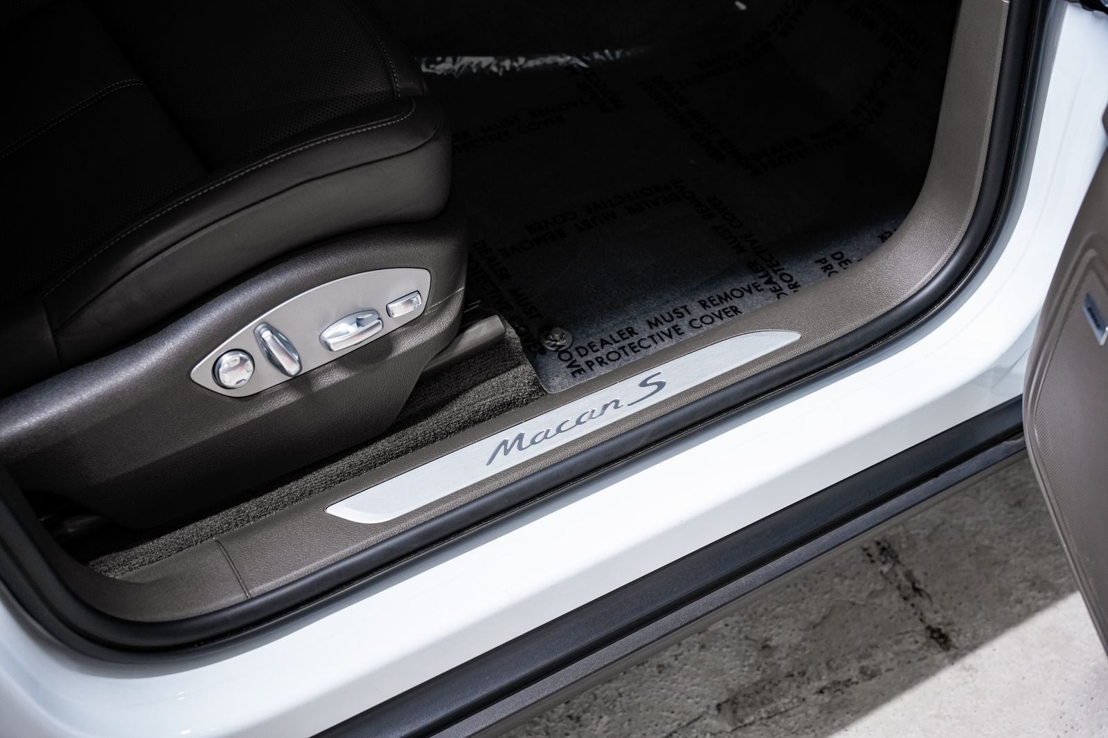 2024 Porsche Macan S — photo 26