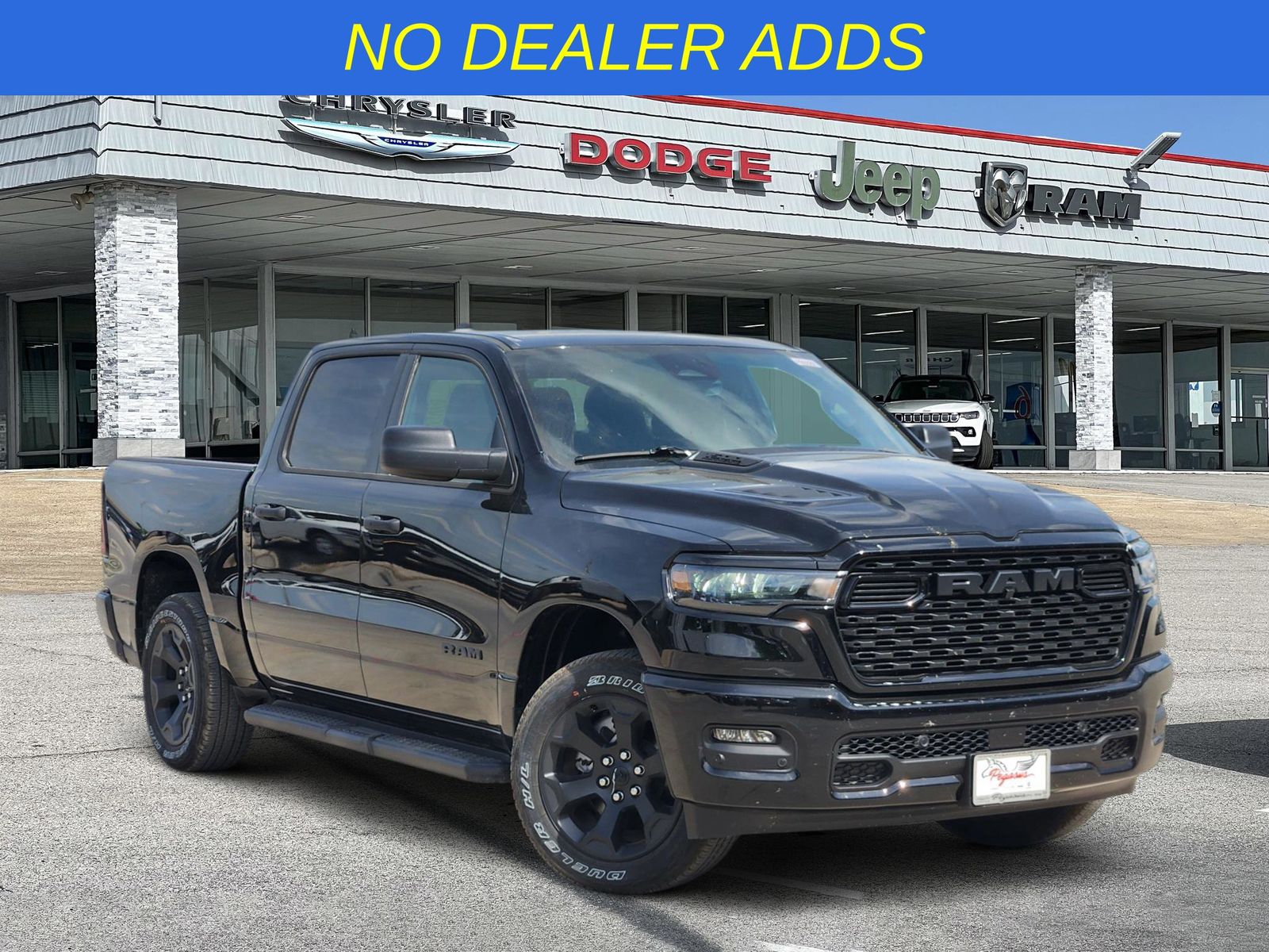 Diamond Black Crystal Pearlcoat 2026 RAM 1500 Express Crew Cab 4WD Pickup Truck Four-Wheel Drive 8-Speed Automatic