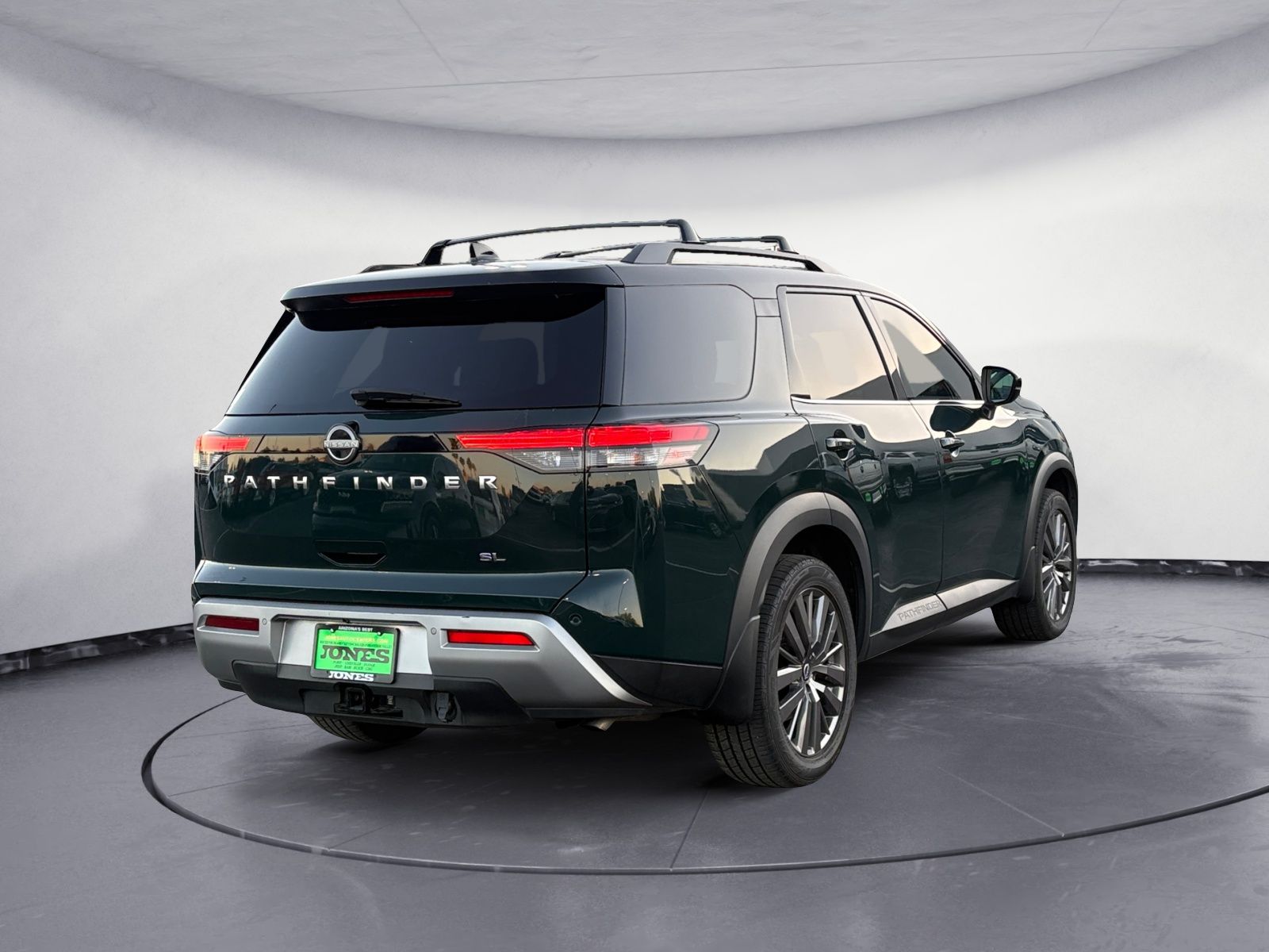 View vehicle photo 5