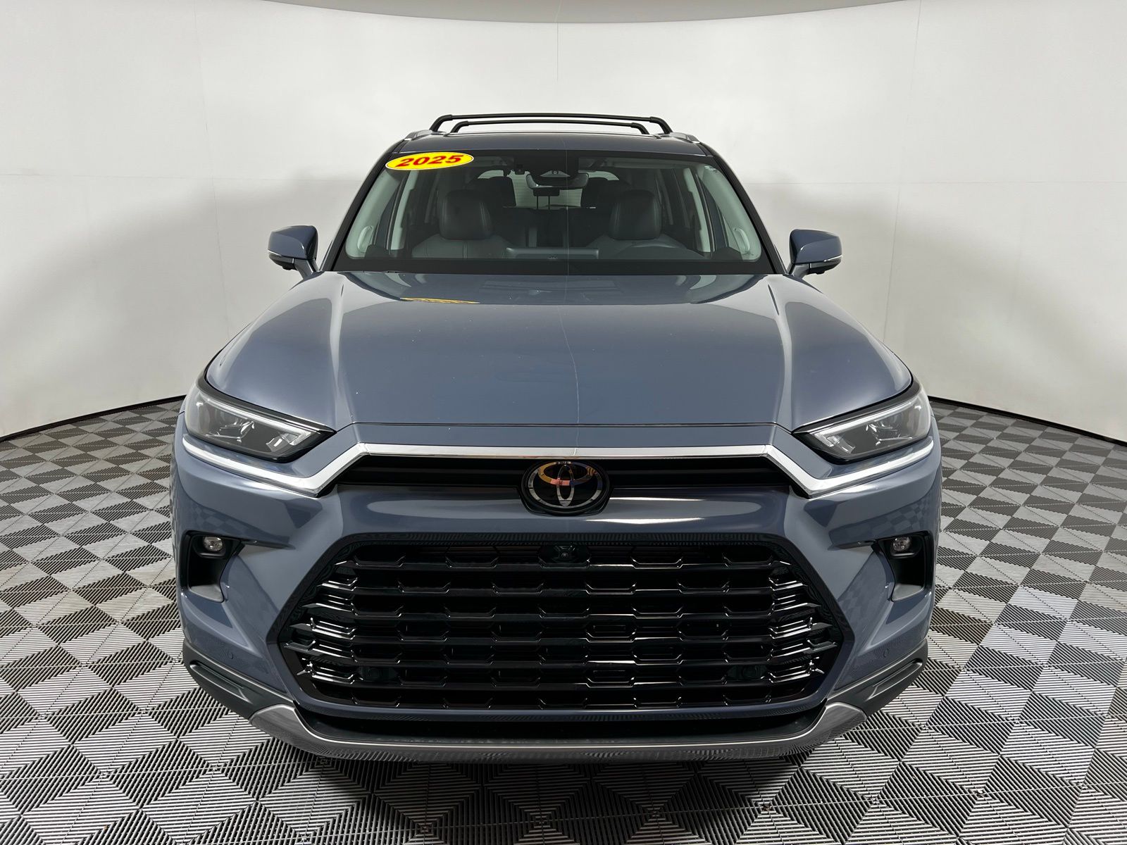 Thumbnail: 2025 Toyota Grand Highlander - 2