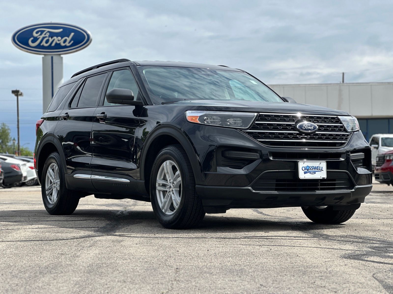 2023 Ford Explorer XLT 4WD's photo