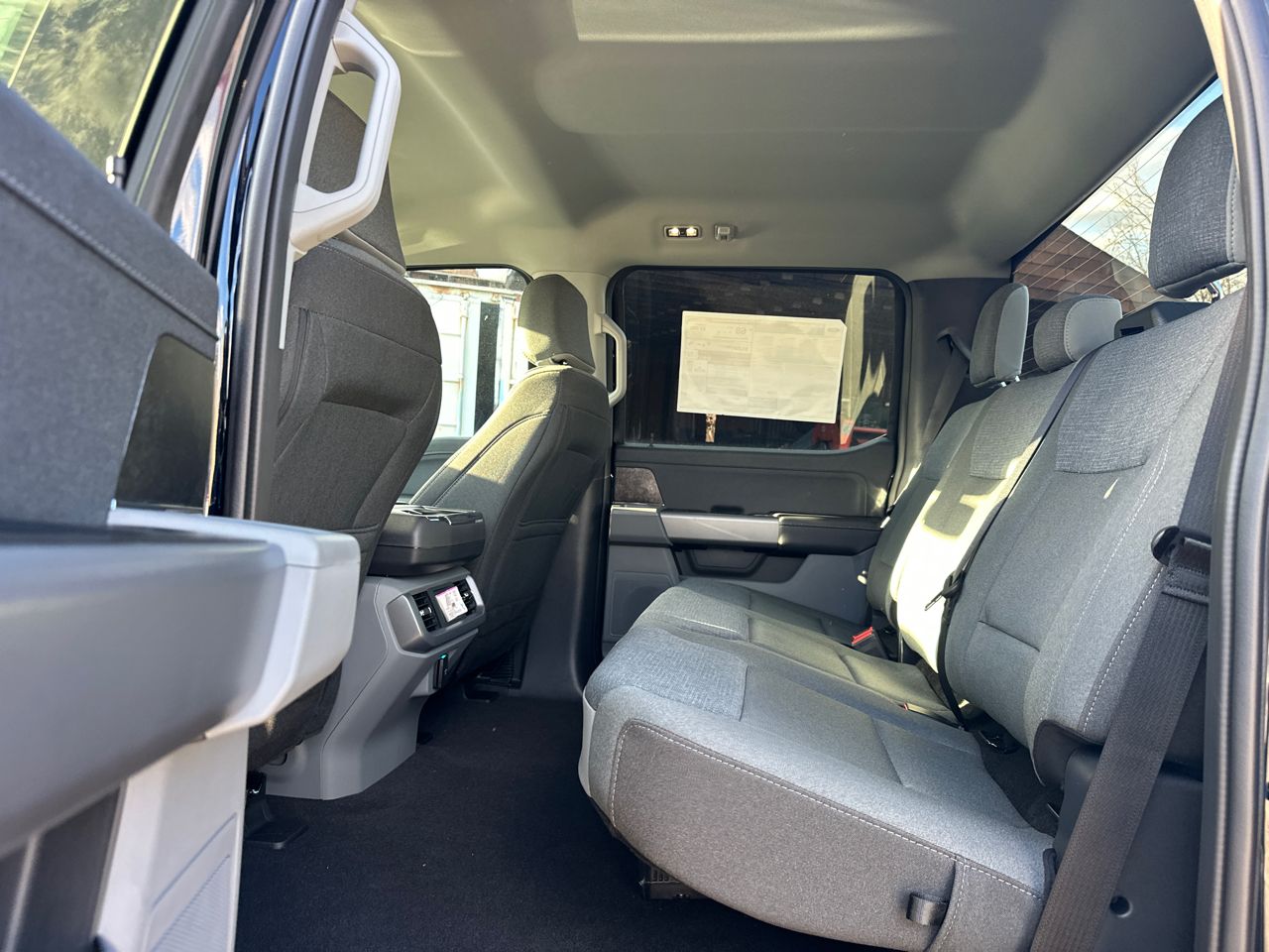 2025 Ford F-150 Lightning XLT - Photo 15
