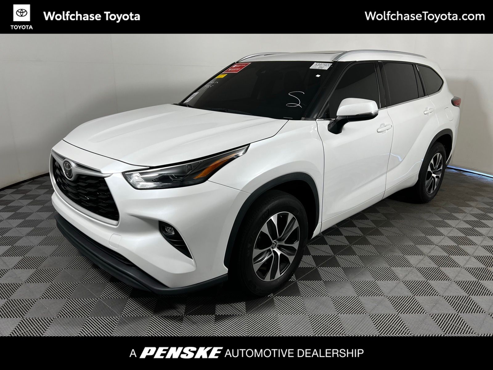 2022 Toyota Highlander XLE -
                Cordova, TN