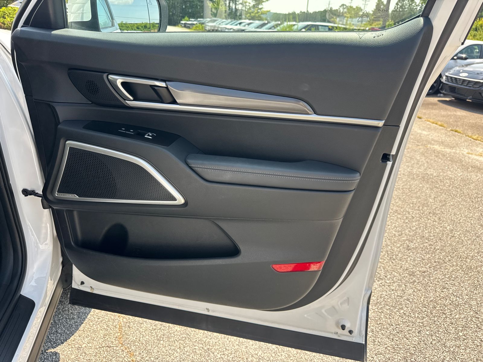 Used 2023 White Kia S image 14