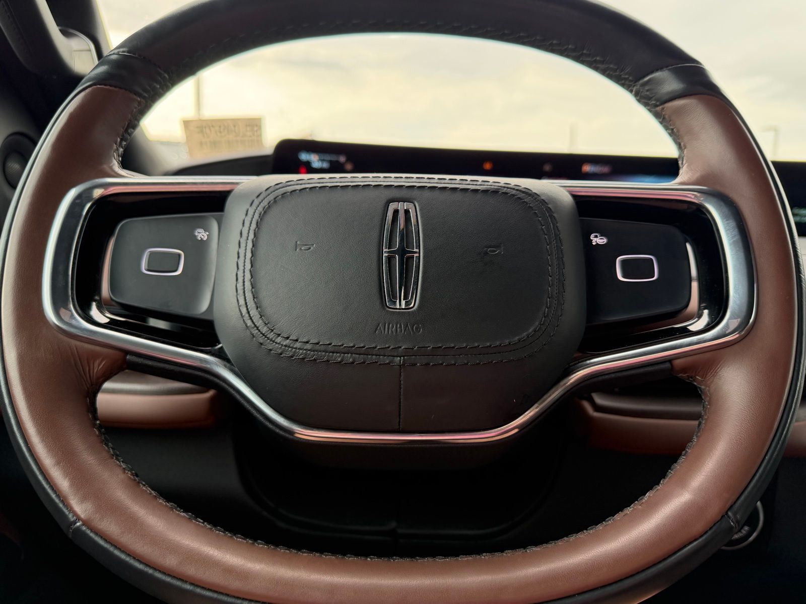 2025 Lincoln Navigator image 20