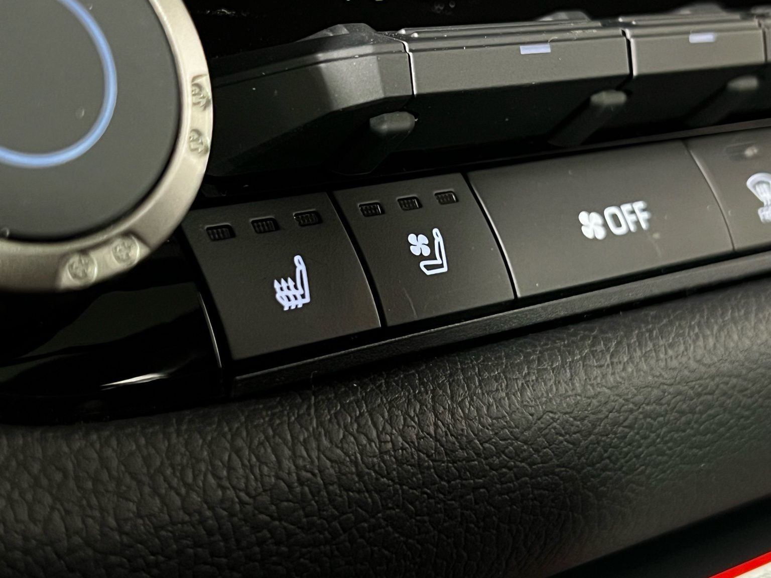 Thumbnail: 2026 Toyota Tundra - 18