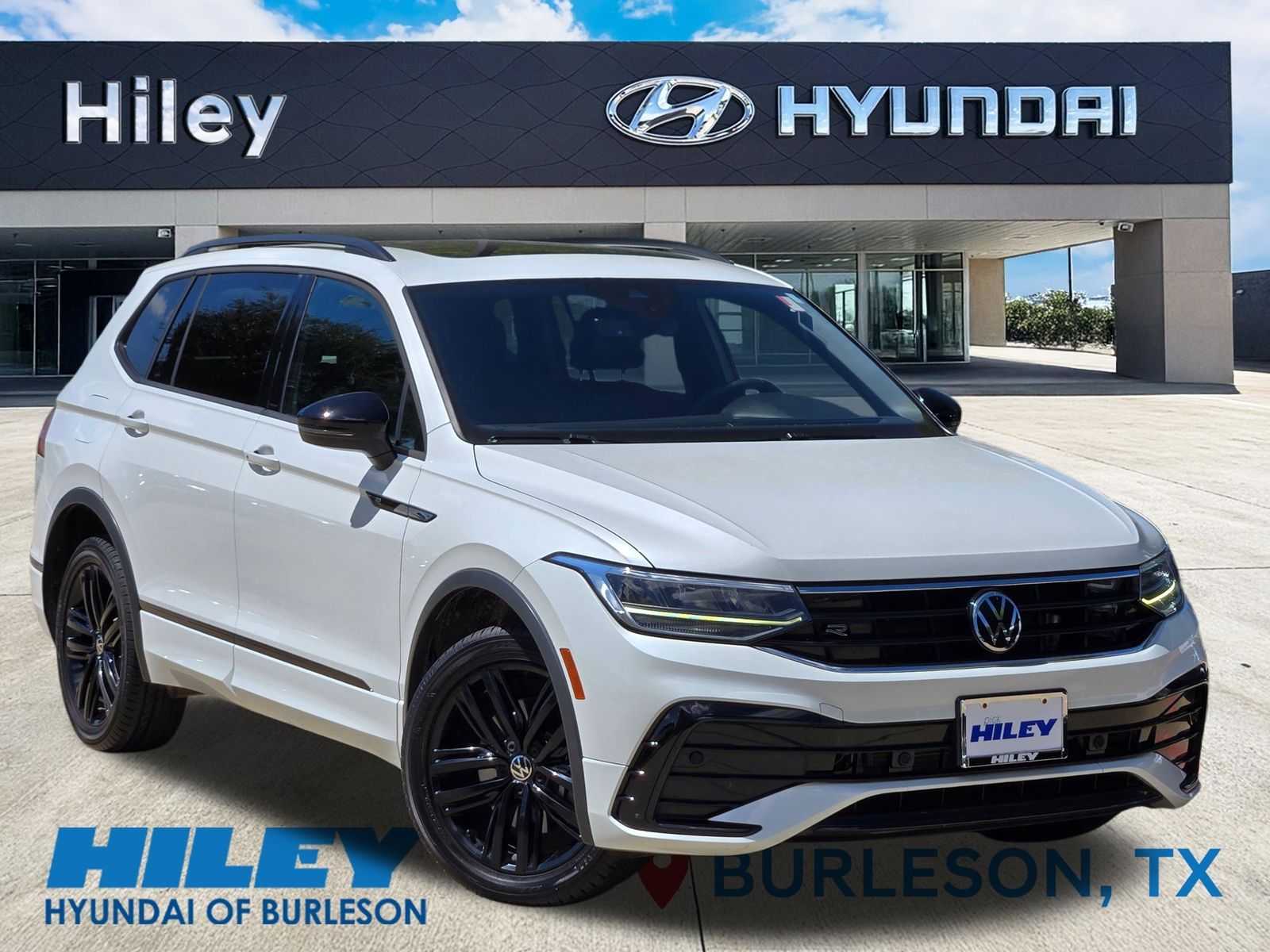 White Pearl 2022 Volkswagen Tiguan SUV / Crossover Front-Wheel Drive 8-Speed Automatic