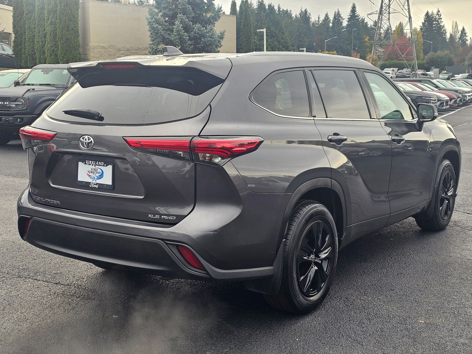 View vehicle photo 7