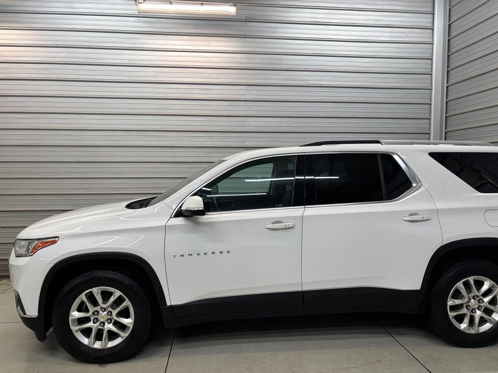 Photo 3 of 2018 Chevrolet Traverse LT Cloth