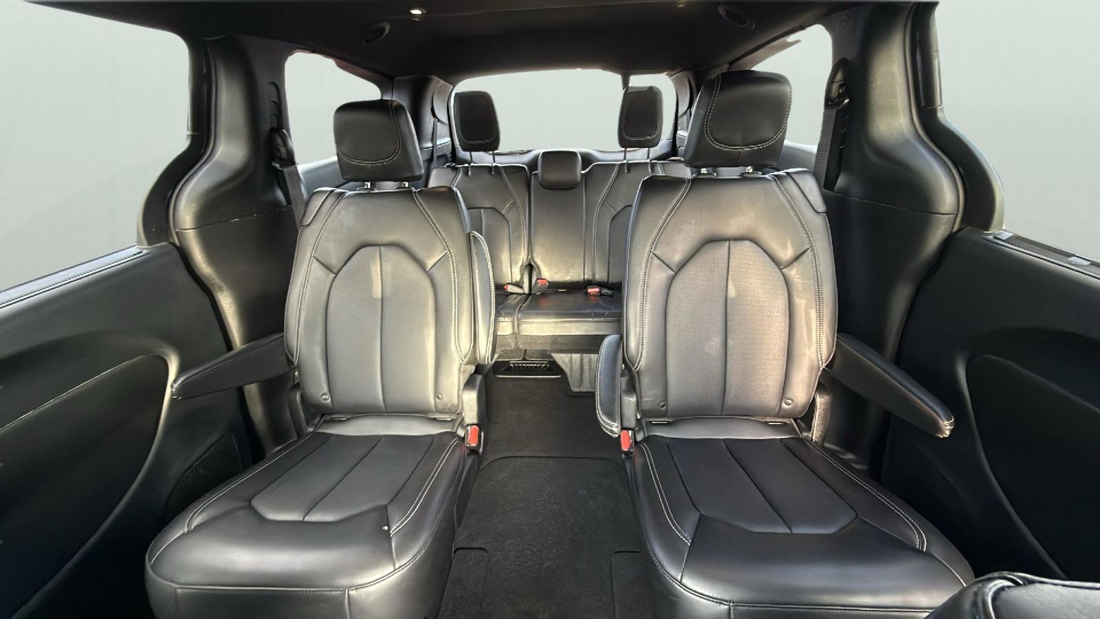 Used Car 2025 Chrysler Pacifica  Select For Sale Under $35,000 In Austin, Texas