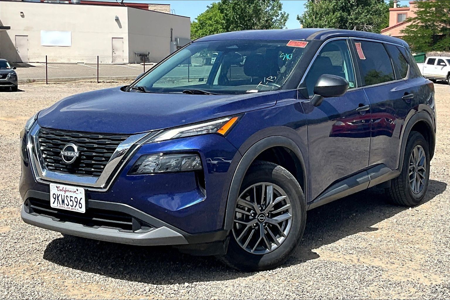 View vehicle photo 2