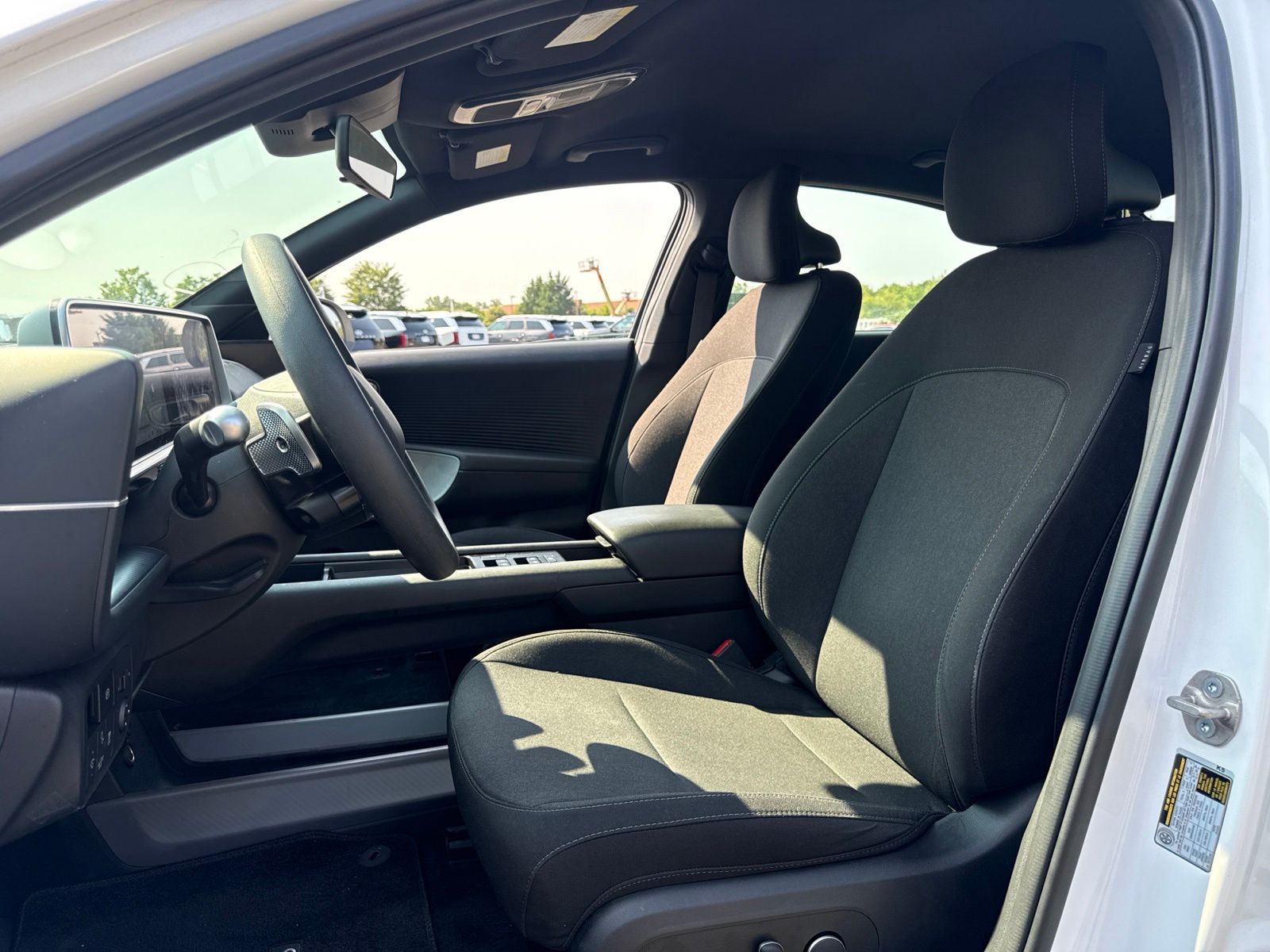 Used 2024 White Hyundai SE Standard Range image 10