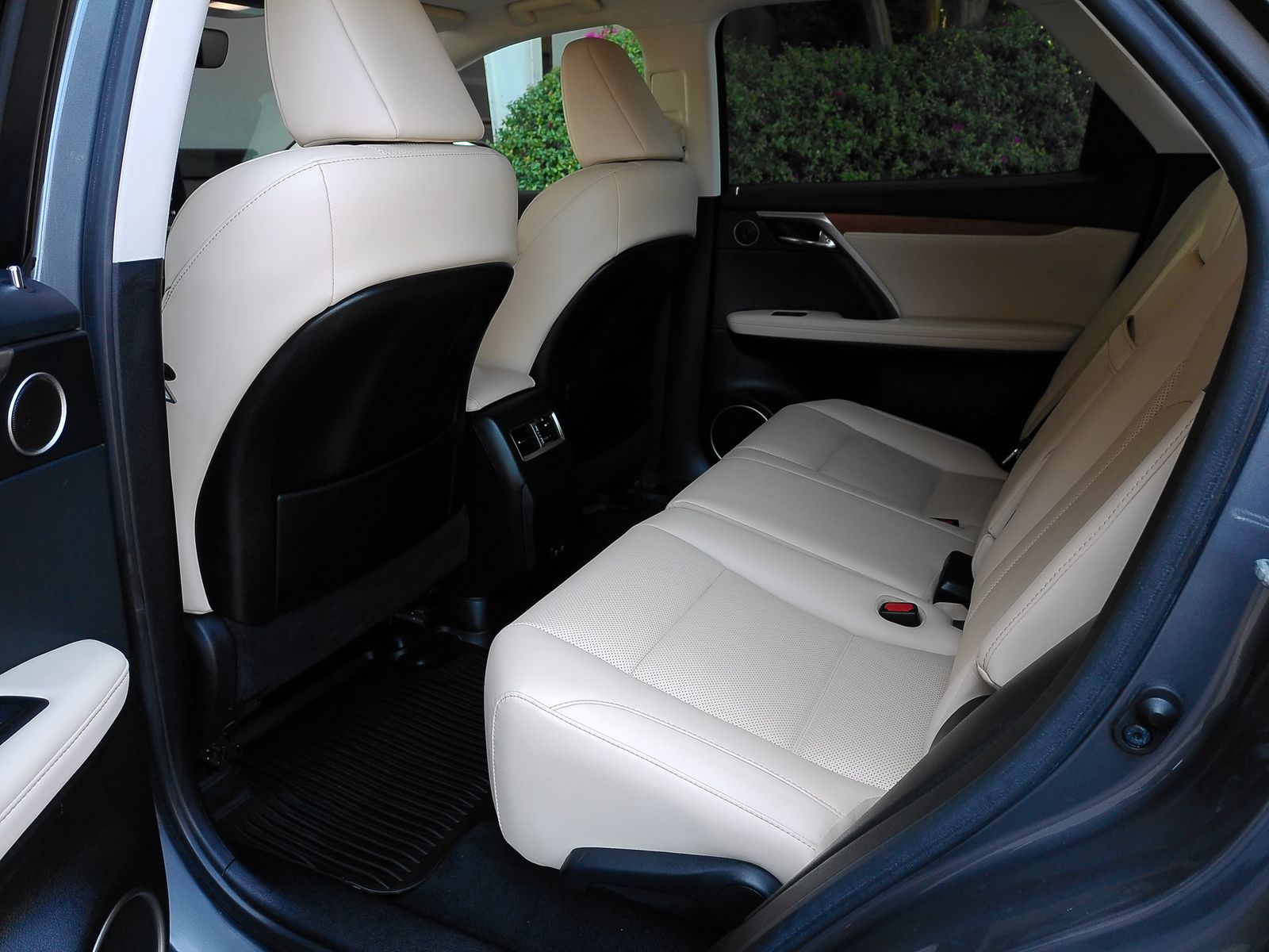 Used 2022 Gray Lexus 350 image 7