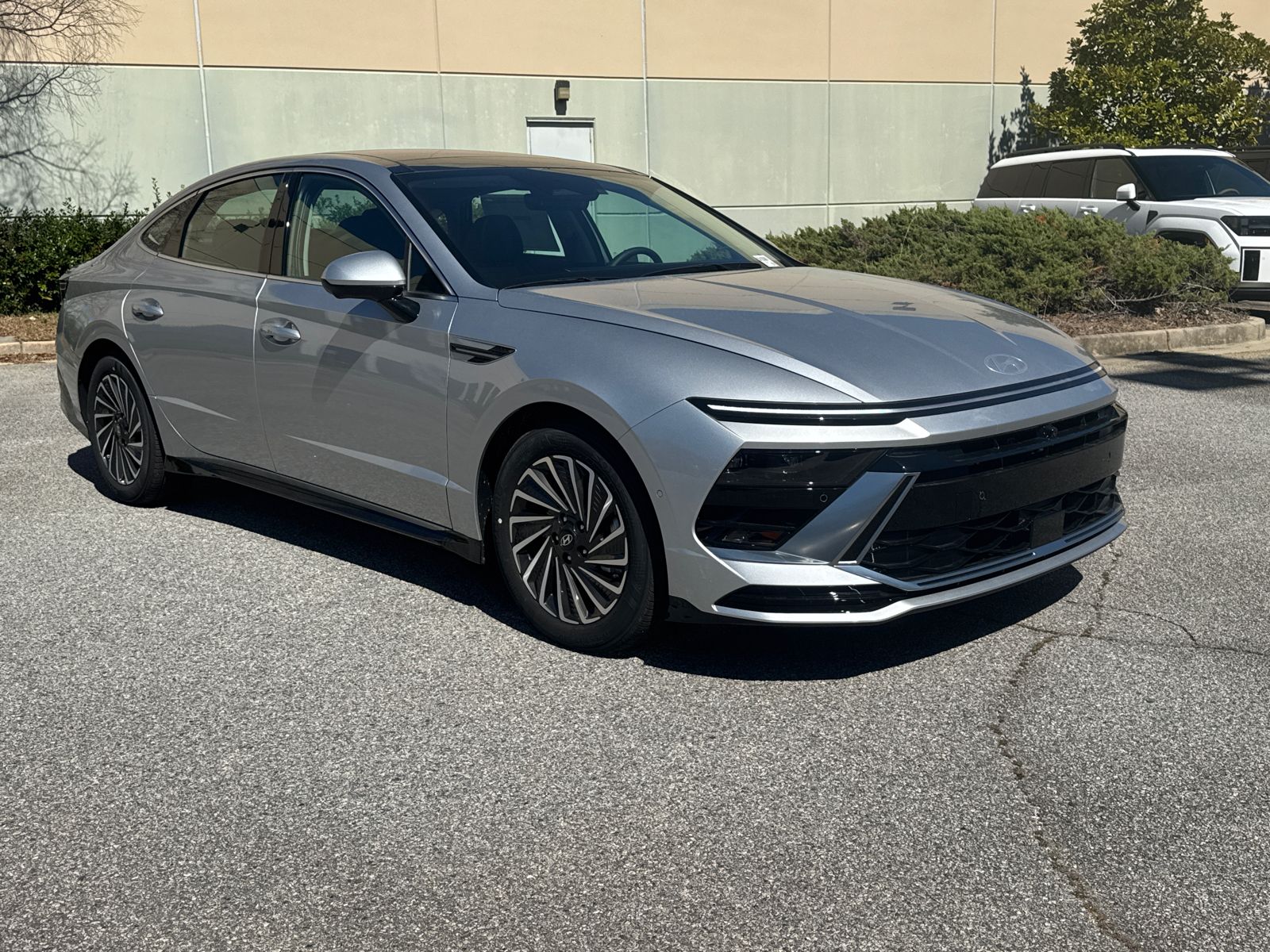 2025 Hyundai Sonata Hybrid Limited photo 3