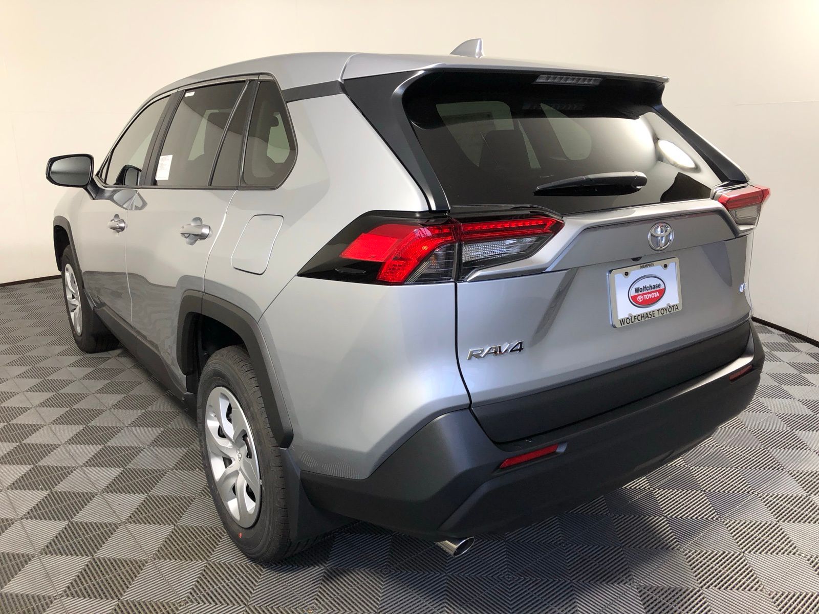 2025 Toyota RAV4 LE 7