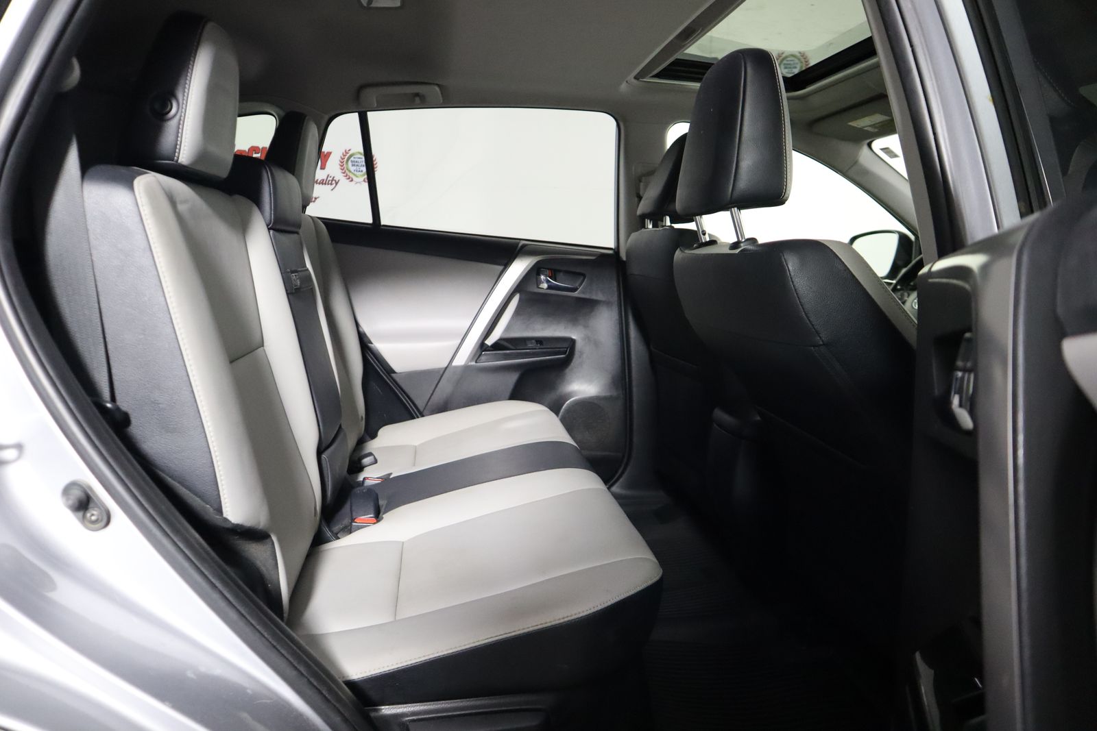 2017 Toyota RAV4 Hybrid Limited photo