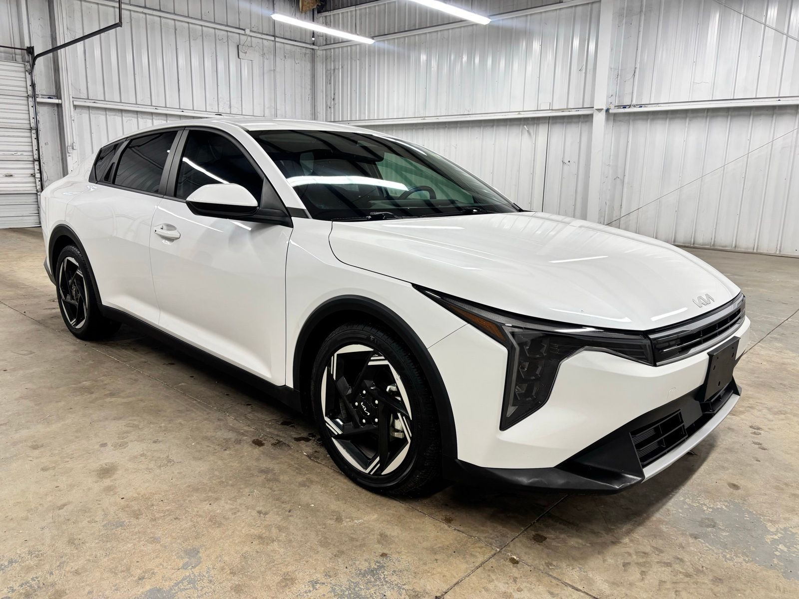 Snow White Pearl 2025 Kia K4 EX FWD Sedan Front-Wheel Drive Continuously Variable Transmission
