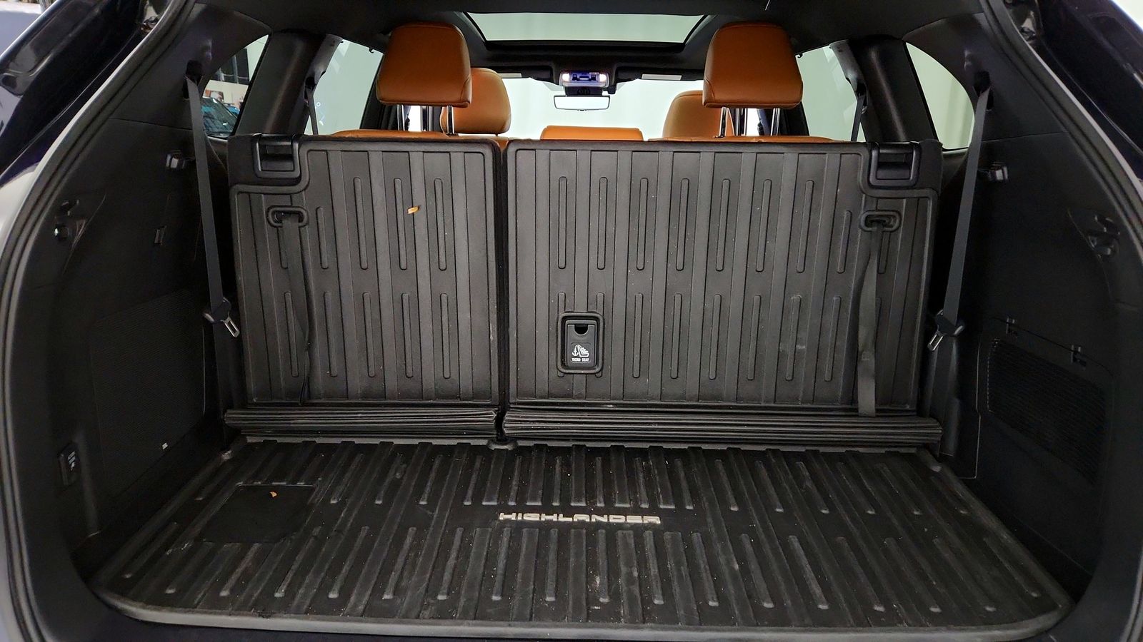 Used 2023  Toyota Platinum image 45