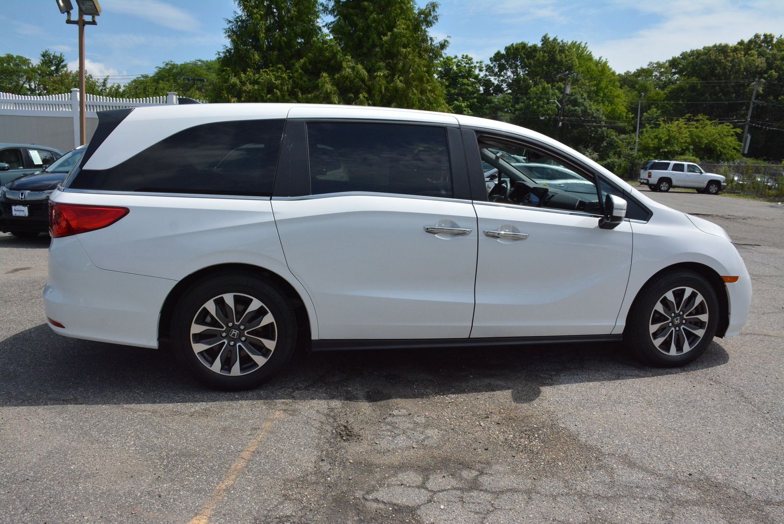 View vehicle photo 5