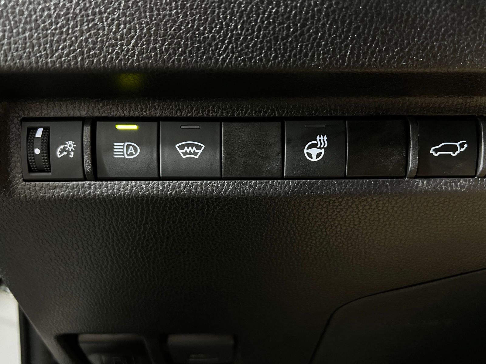 Thumbnail: 2025 Toyota RAV4 - 22