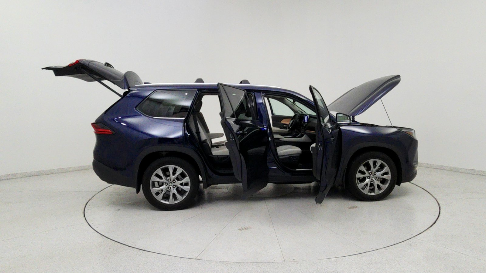 Used 2025  Toyota Limited image 14