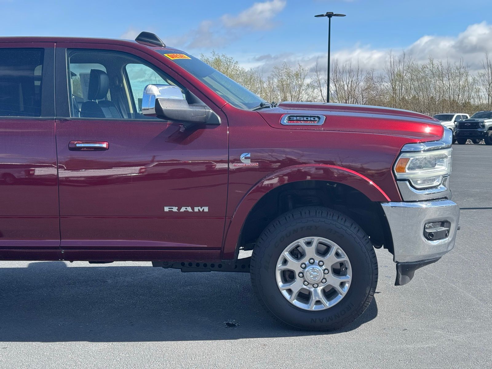 View vehicle photo 4