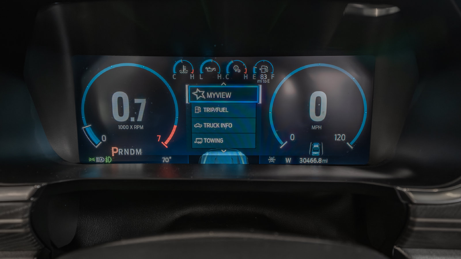 2022 Ford F-150 Platinum — foto completa 10 de 33