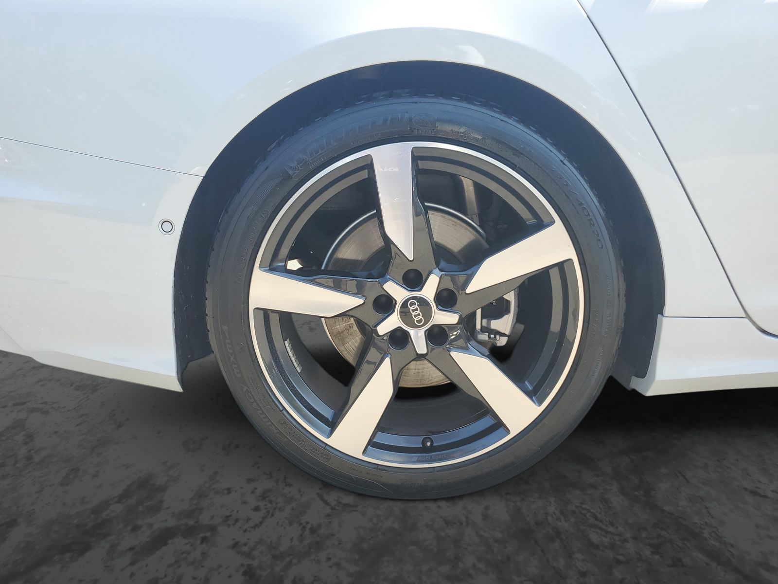 Vehicle photo