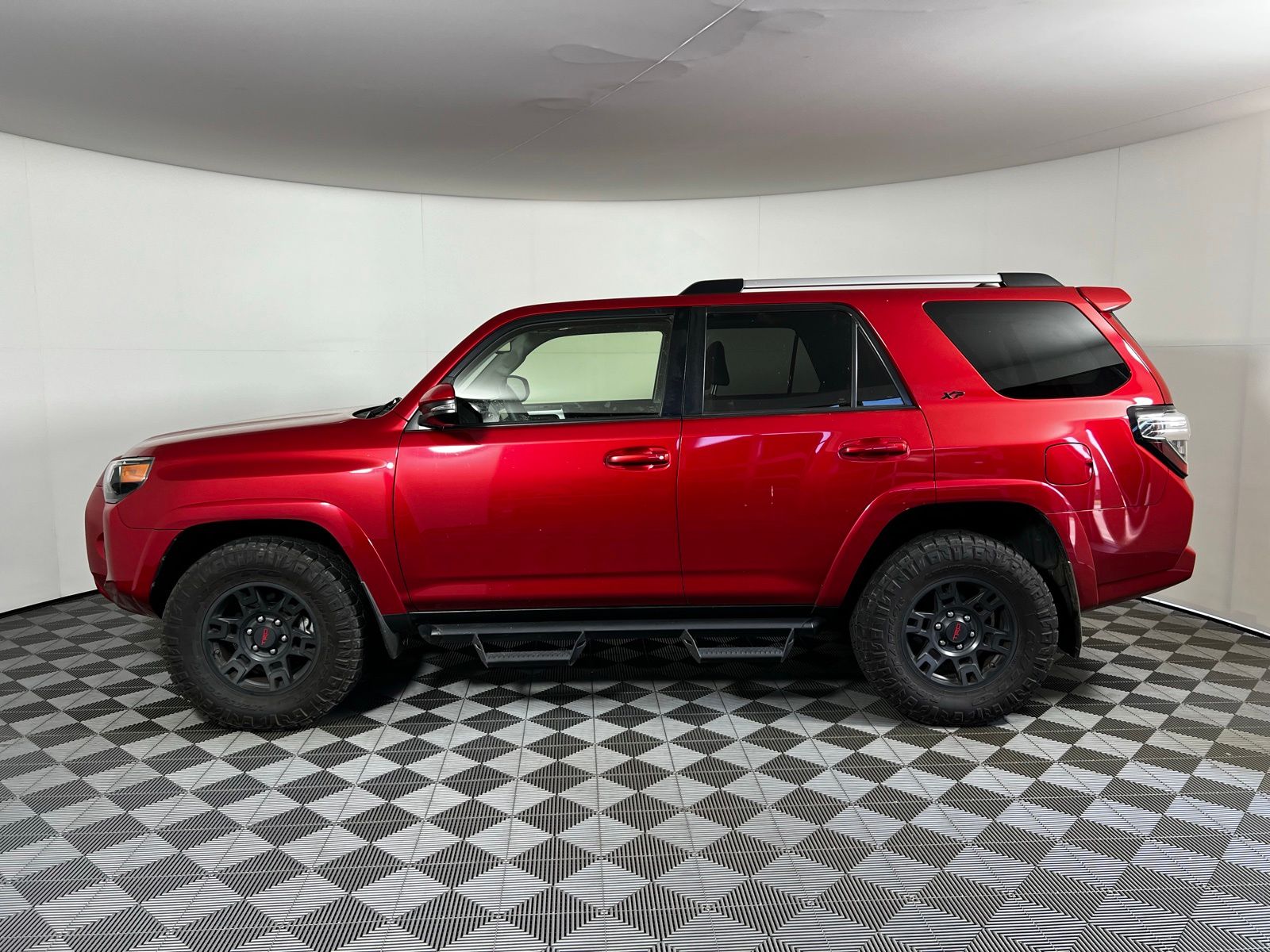 Thumbnail: 2020 Toyota 4Runner - 8