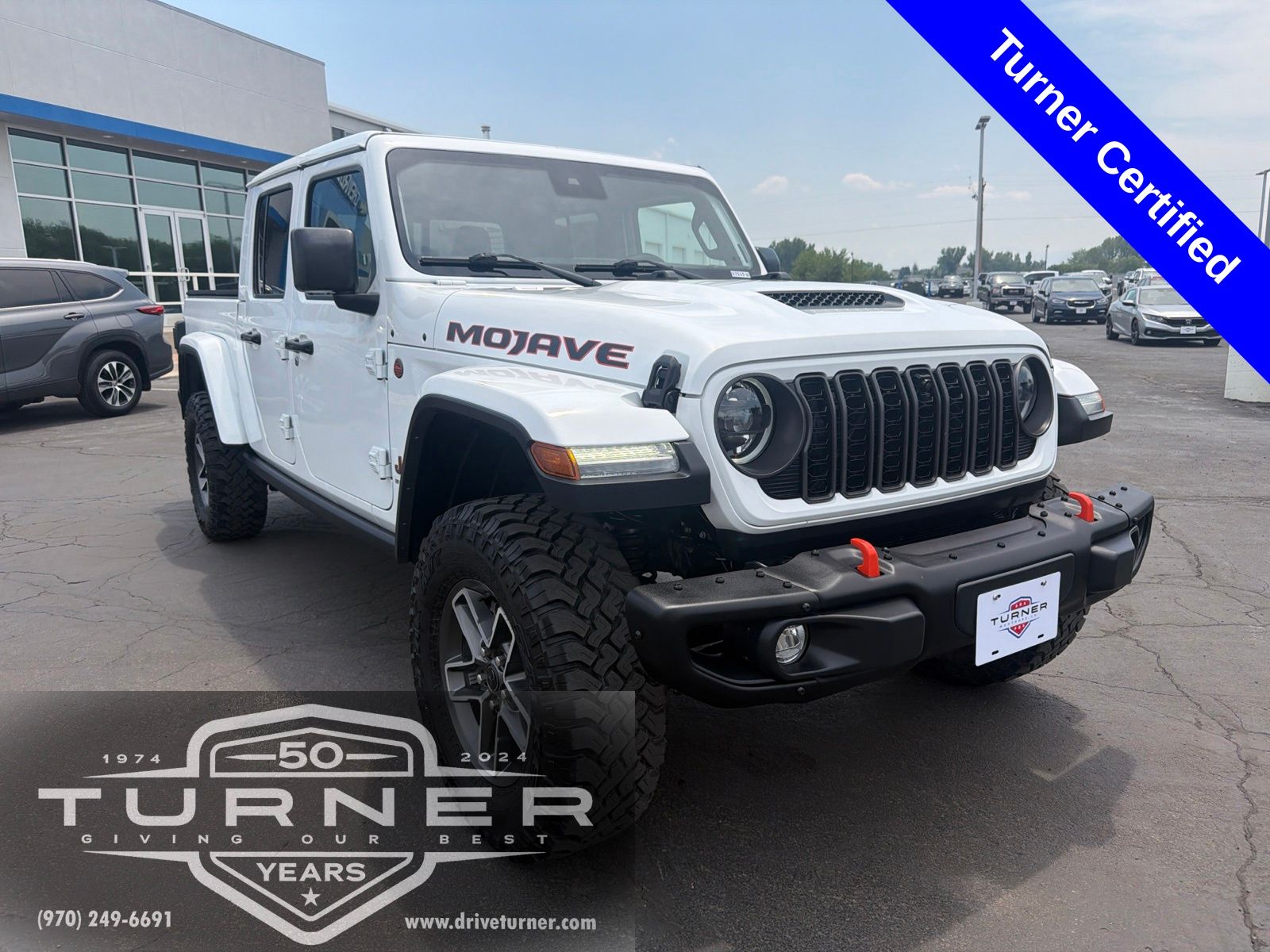 Bright White Clearcoat 2024 Jeep Gladiator Pickup Truck Four-Wheel Drive 8-Speed Automatic