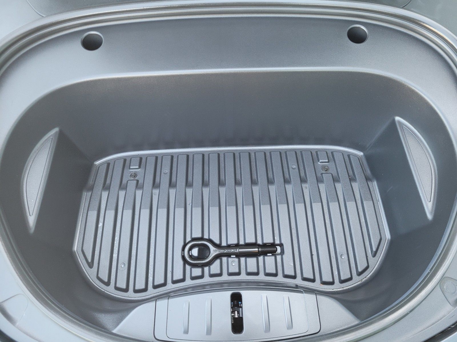 Used 2022  Tesla Performance image 30