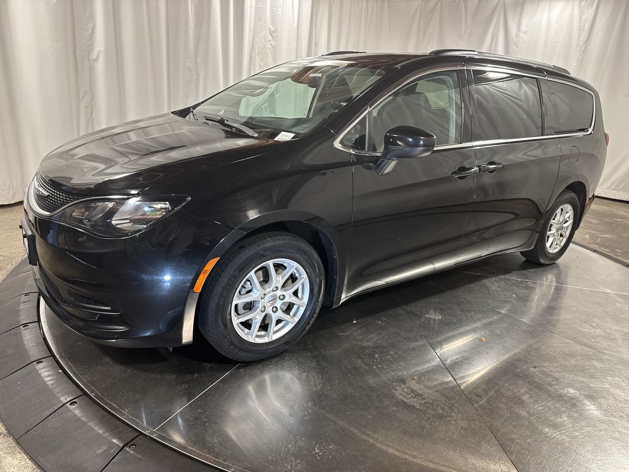 2021 Chrysler Voyager LXI