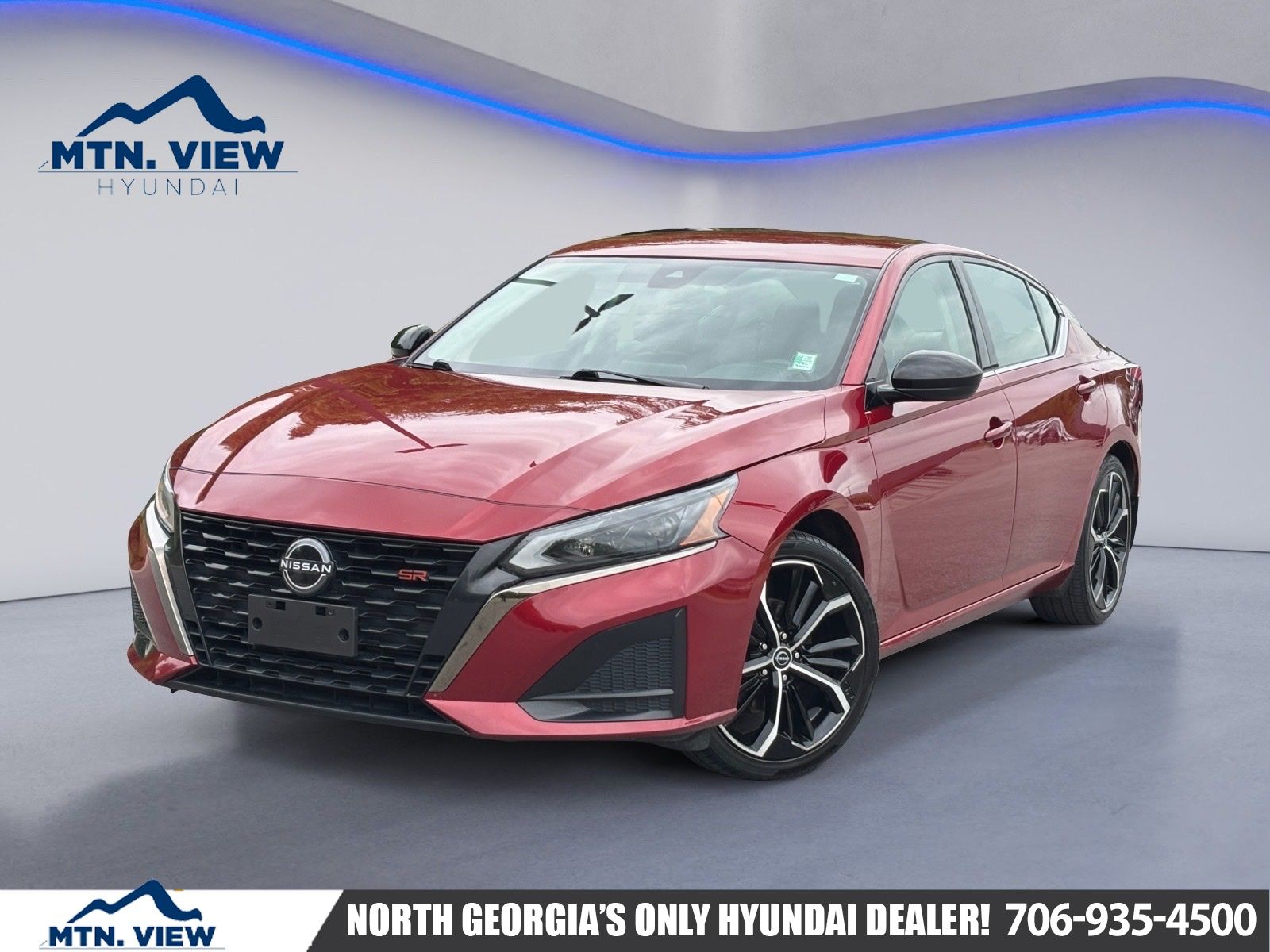 Red (Scarlet Ember Tintcoat) 2023 Nissan Altima 2.5 SR FWD Sedan Front-Wheel Drive Continuously Variable Transmission