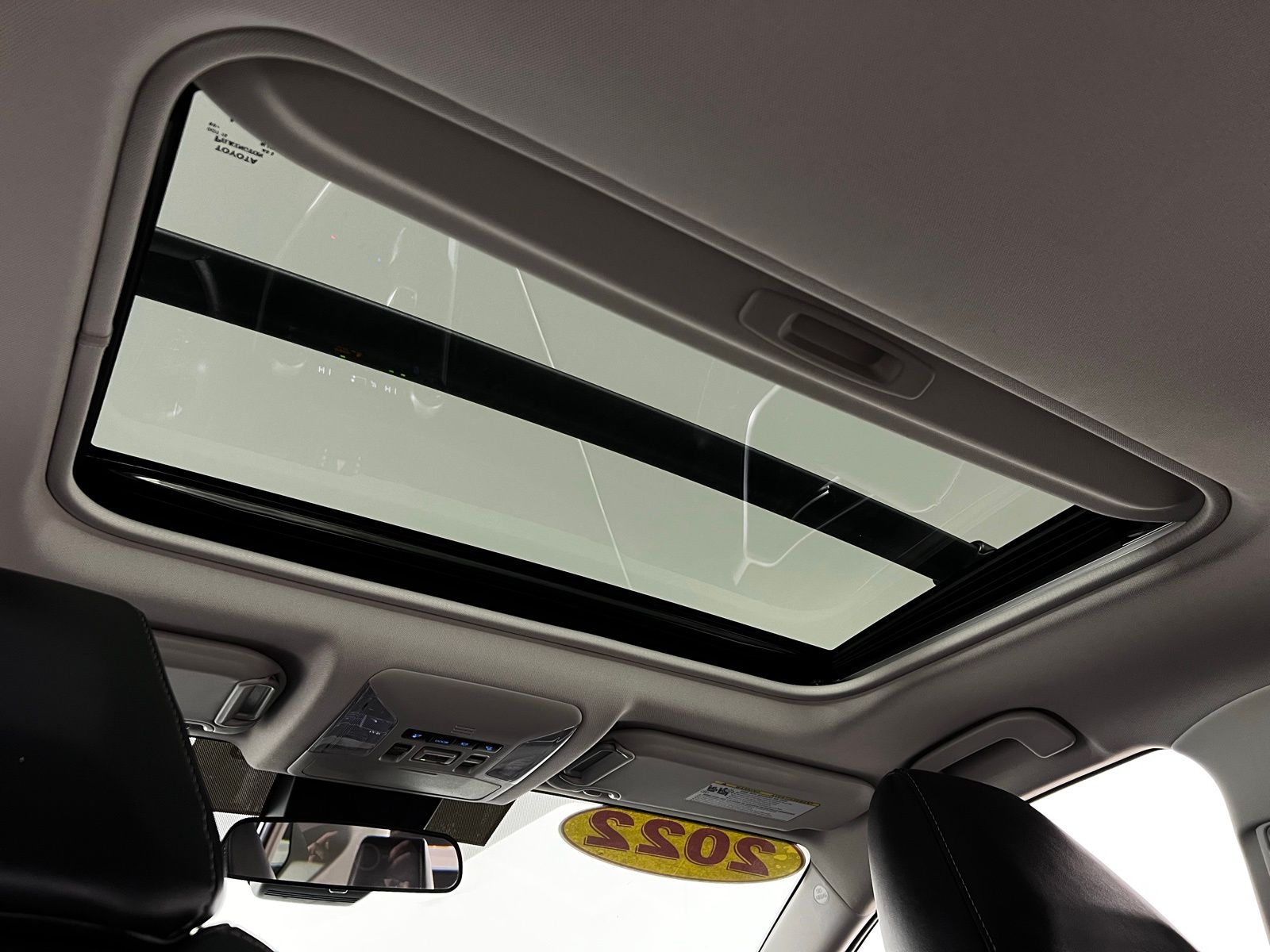 Thumbnail: 2022 Toyota RAV4 - 23