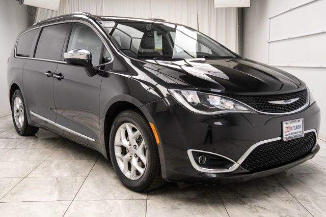 Brilliant Black Crystal Pearlcoat 2020 Chrysler Pacifica Limited FWD Minivan Front-Wheel Drive 9-Speed Automatic