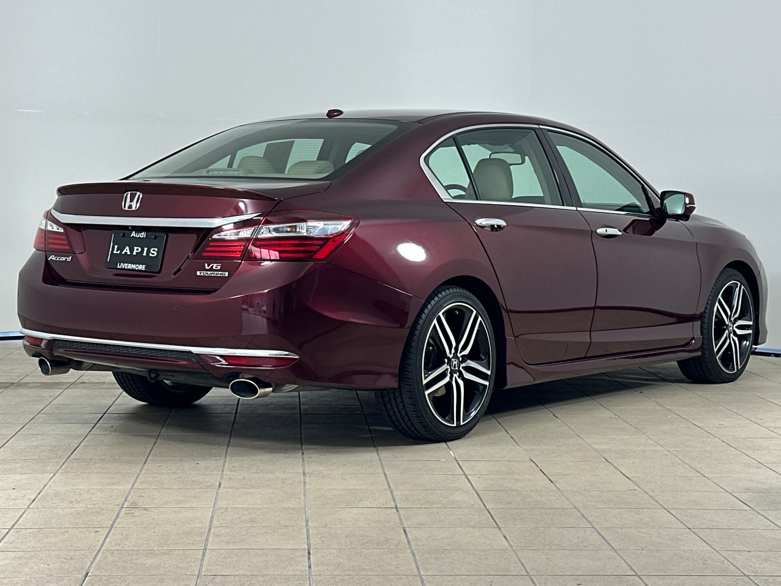 2017 Honda Accord Touring — full photo 6 of 28