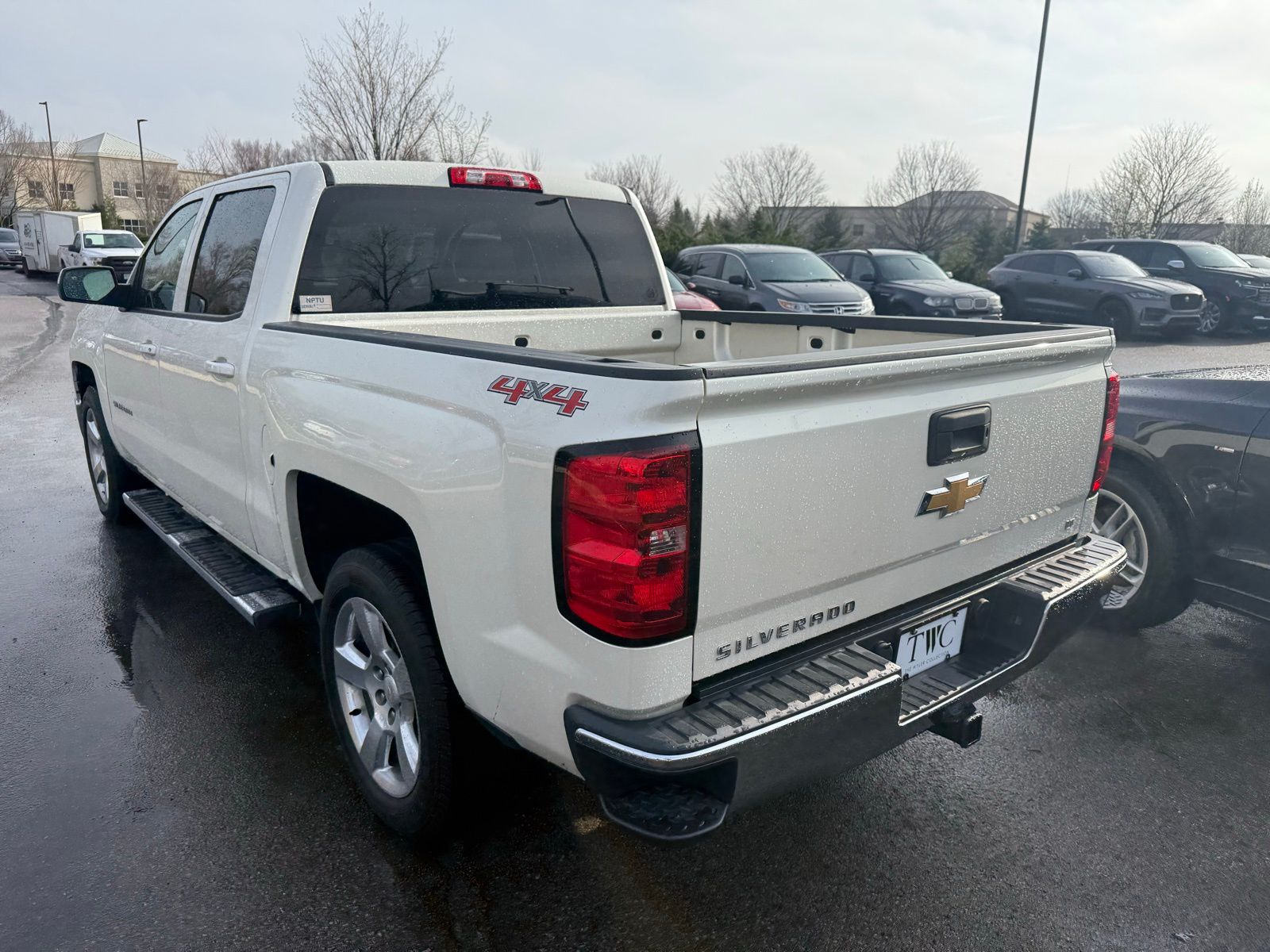 View vehicle photo 7