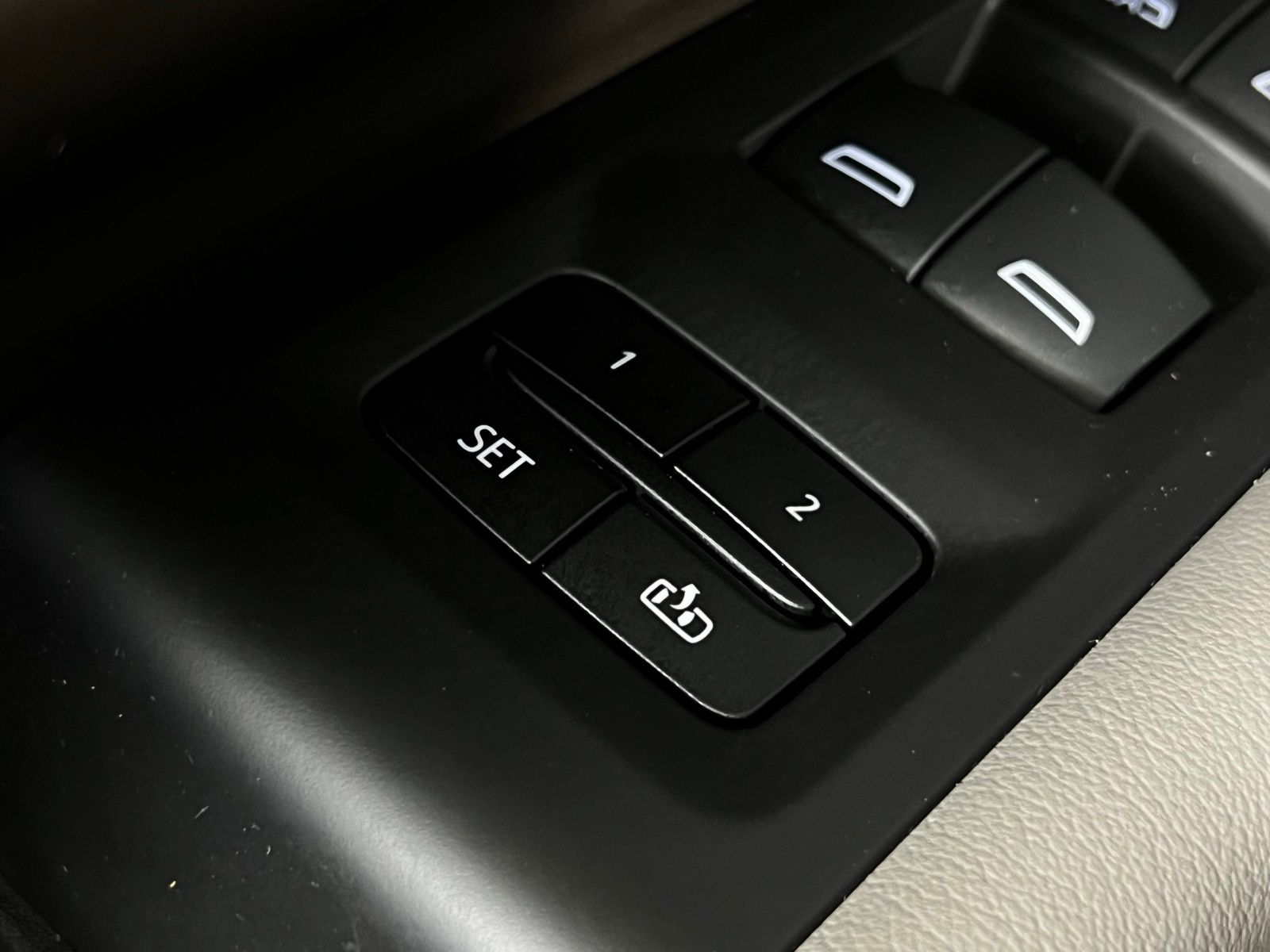 Thumbnail: 2023 Chevrolet Tahoe - 15