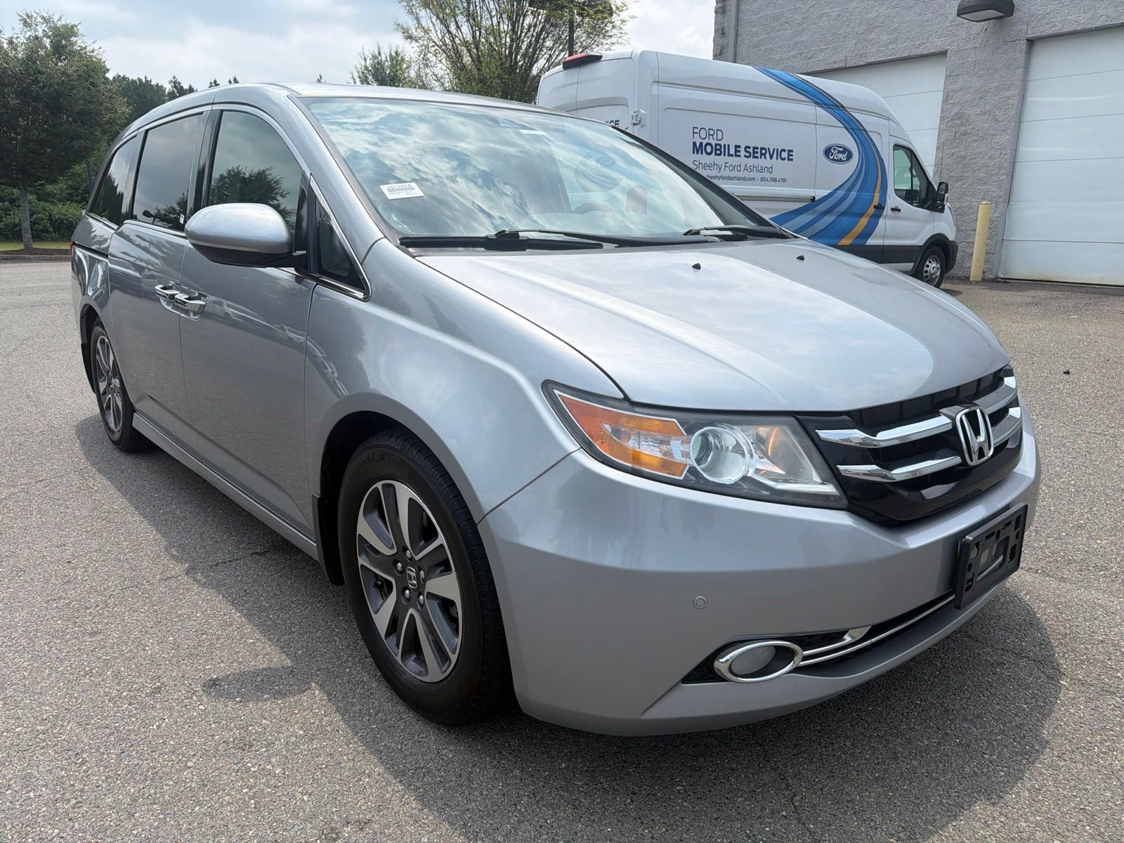 Silver 2016 Honda Odyssey Minivan Front-Wheel Drive 6-Speed Automatic