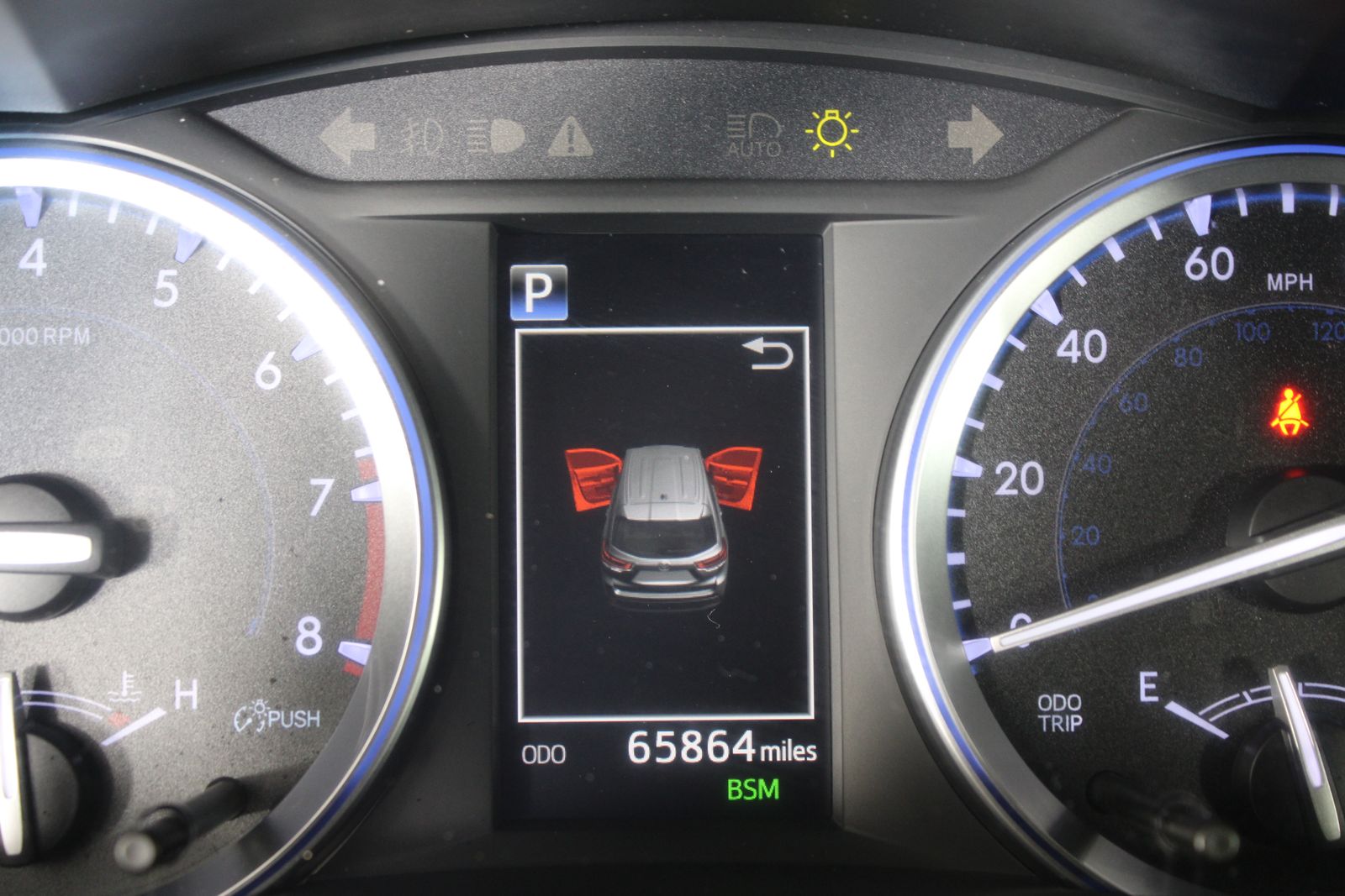Used 2018 Black Toyota XLE image 8