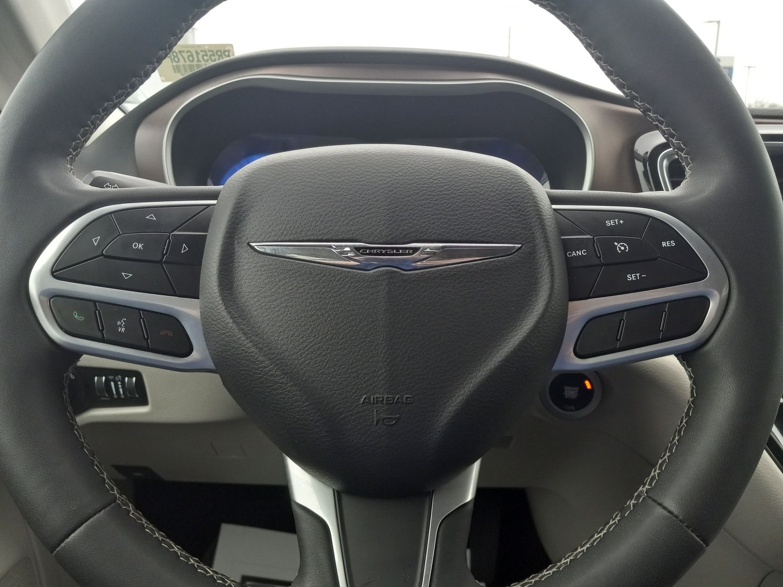 2023 Chrysler Voyager image 20