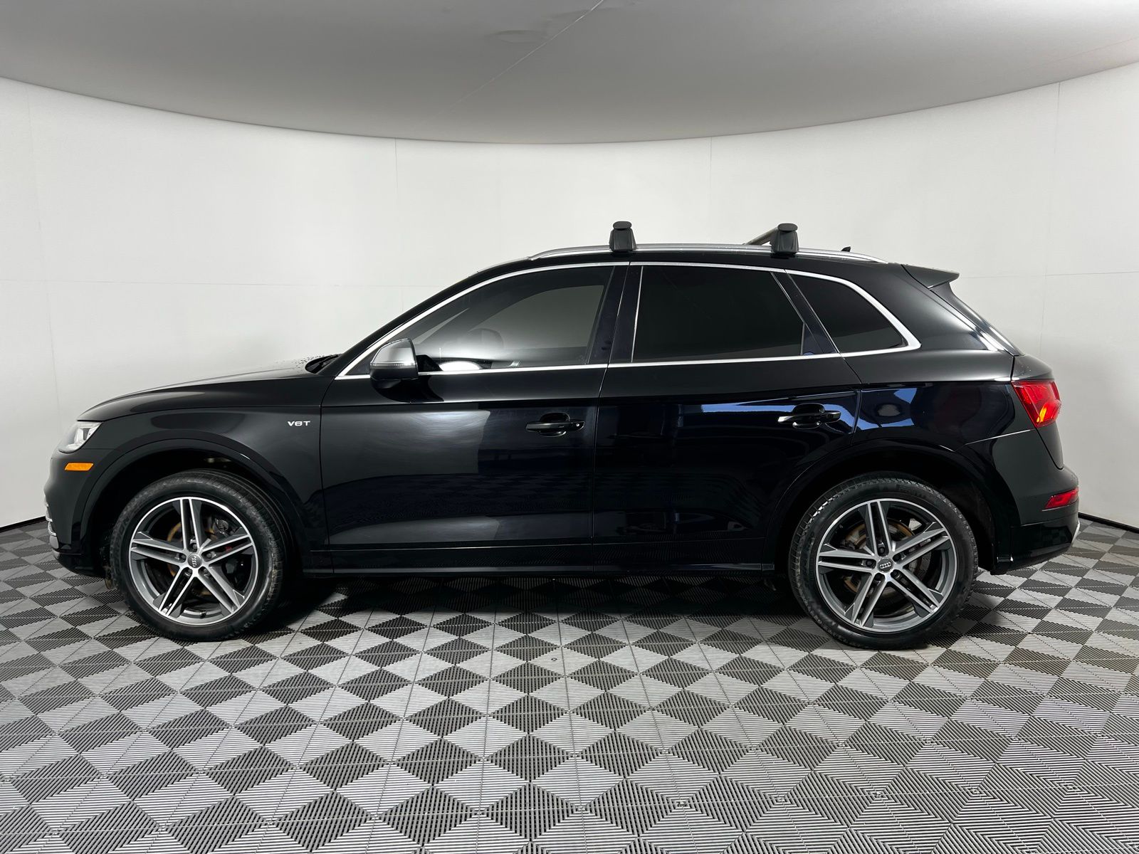Thumbnail: 2018 Audi SQ5 - 8