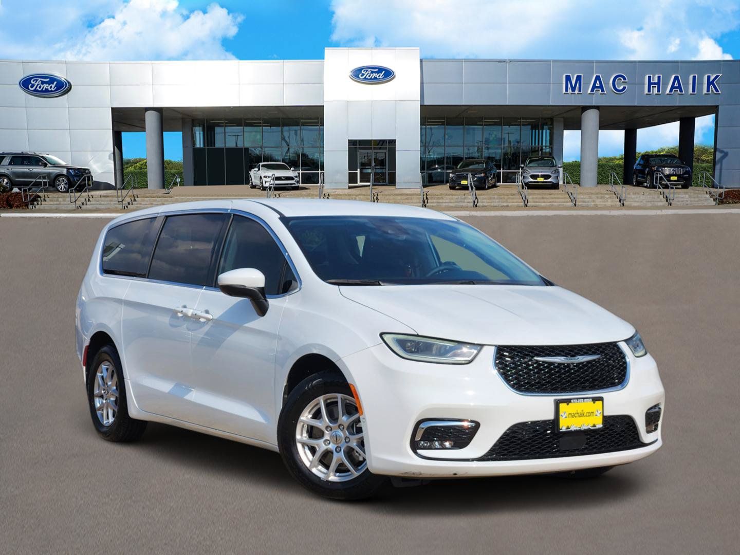 Bright White Clearcoat 2023 Chrysler Pacifica Minivan Front-Wheel Drive 9-Speed Automatic