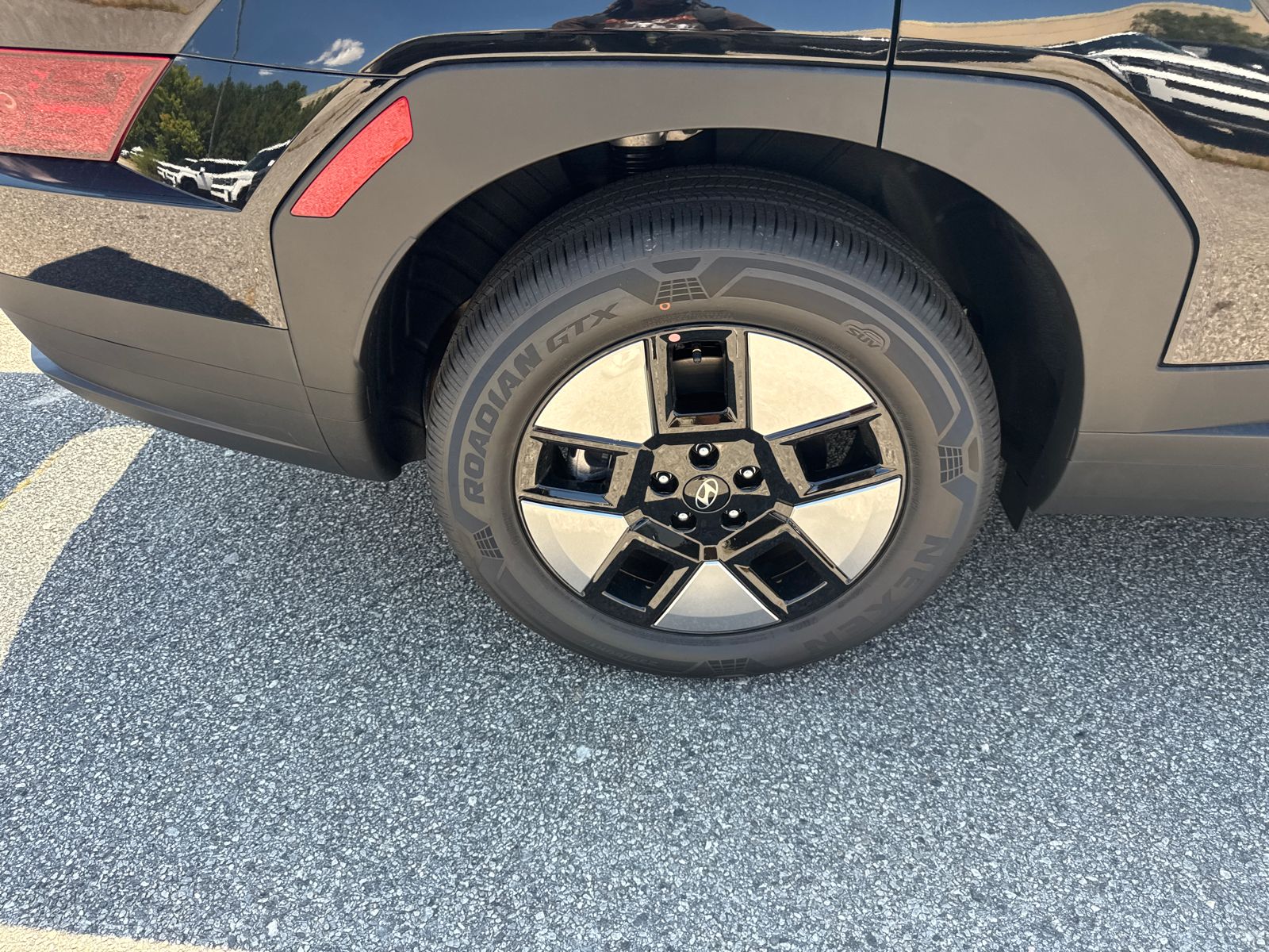 New 2027 Black Hyundai SEL image 18