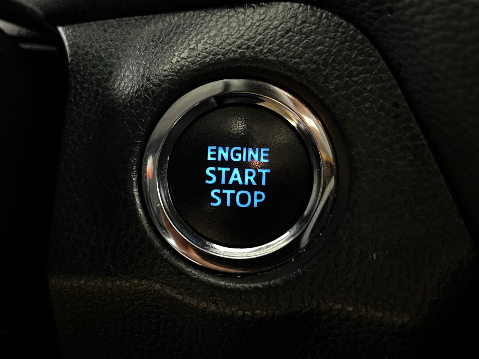 Thumbnail: 2020 Toyota RAV4 - 22