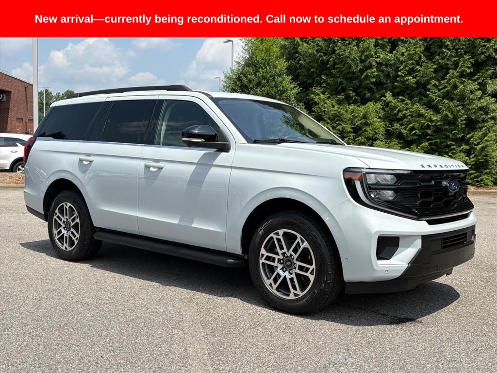 Space Silver Metallic 2025 Ford Expedition SUV / Crossover Four-Wheel Drive Automatic