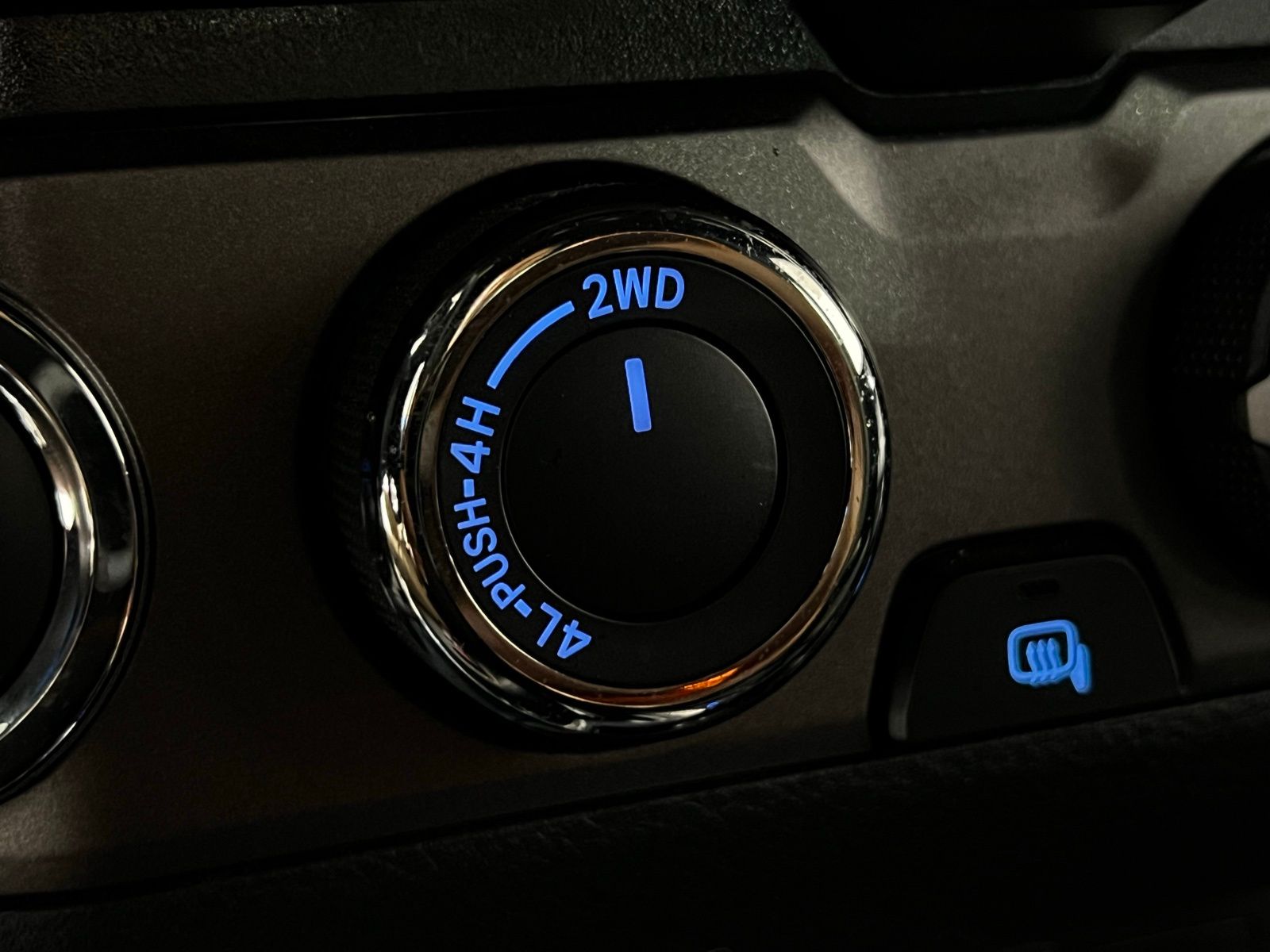 Thumbnail: 2023 Toyota Tacoma - 19