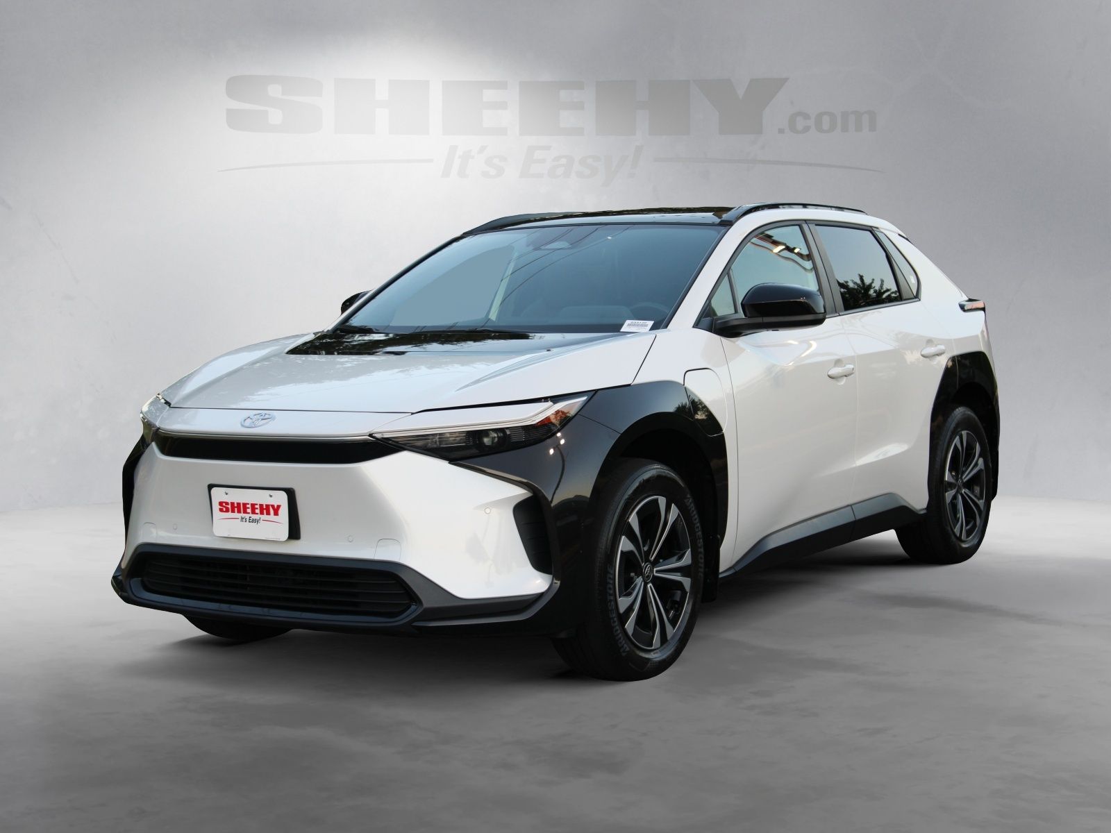 Used 2023 Beige Toyota XLE image 14