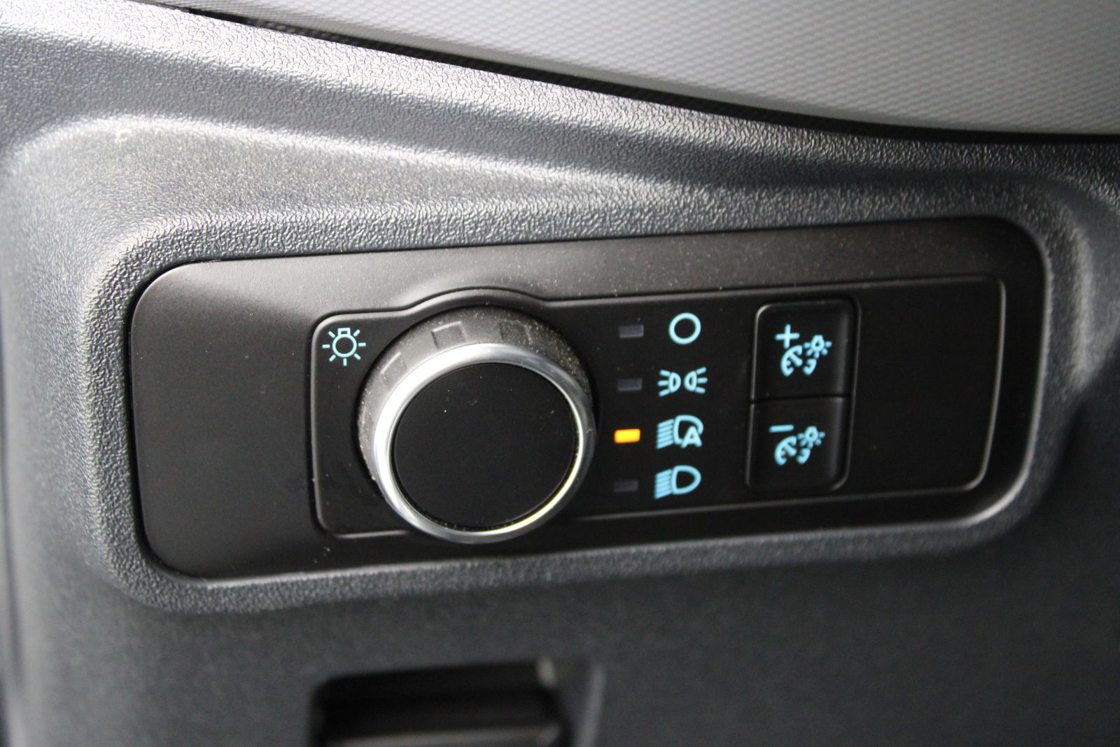 Used 2023 Gray Ford Black Diamond image 21